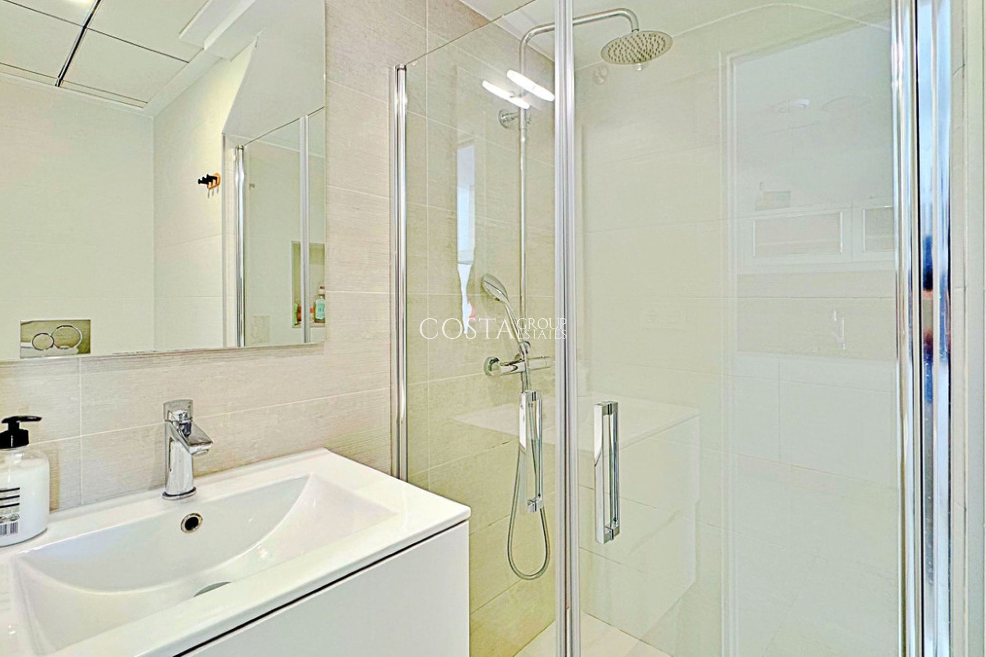 Resale - House -
Orihuela Costa - Los Balcones