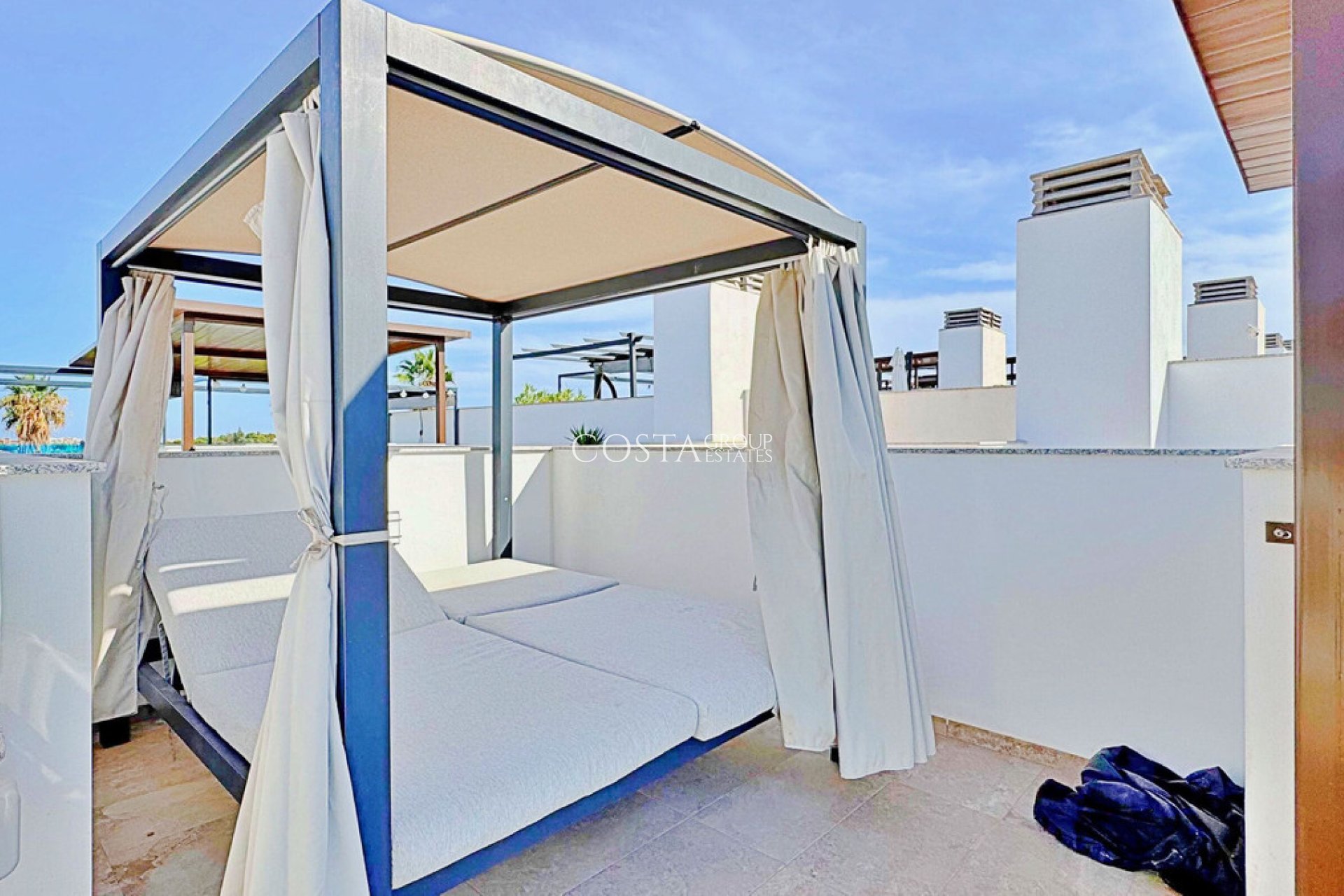 Resale - House -
Orihuela Costa - Los Balcones