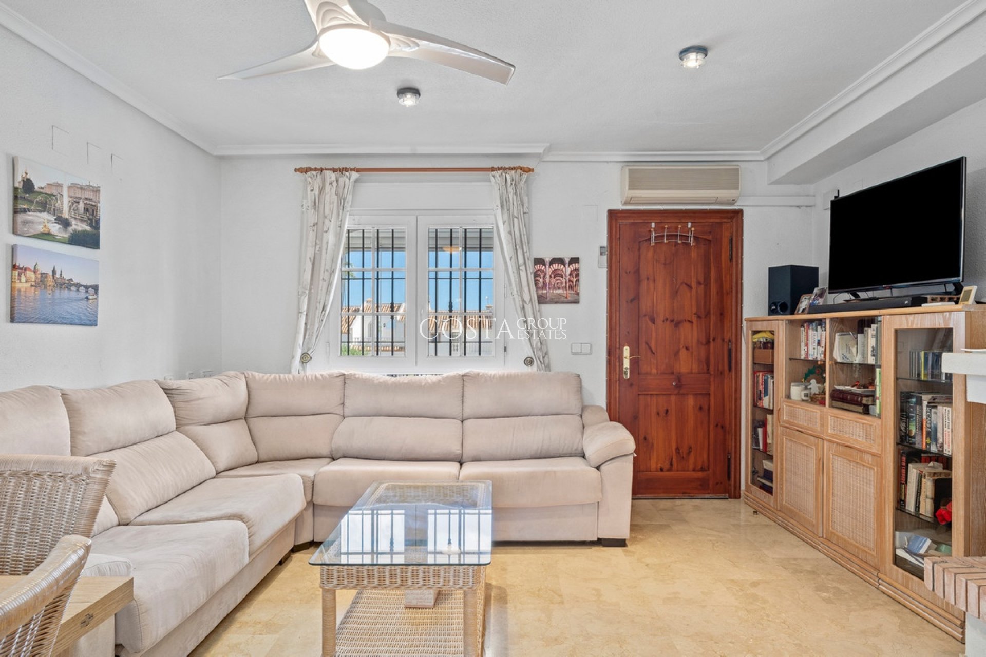 Resale - House -
Orihuela Costa - Los Dolses