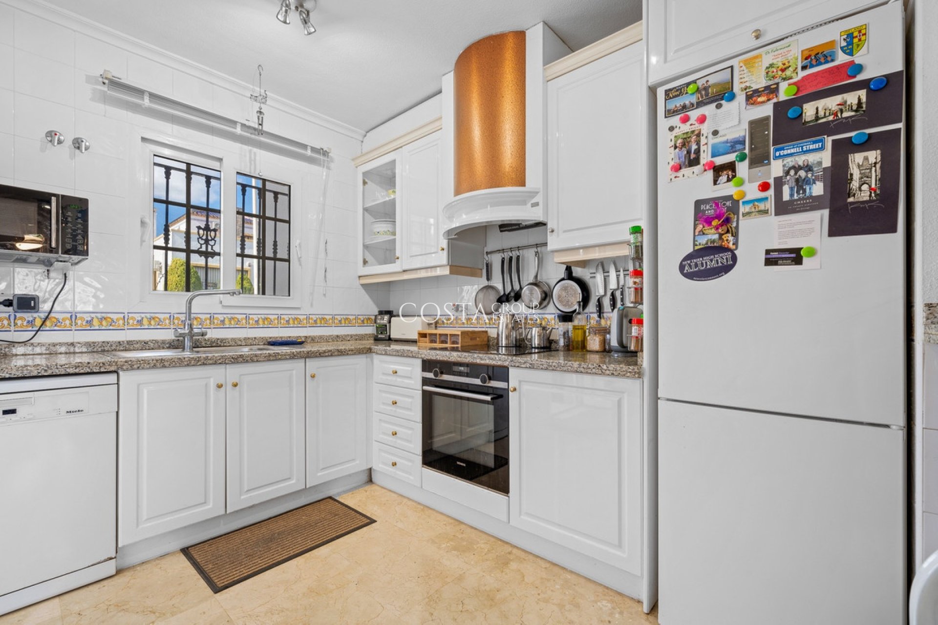 Resale - House -
Orihuela Costa - Los Dolses