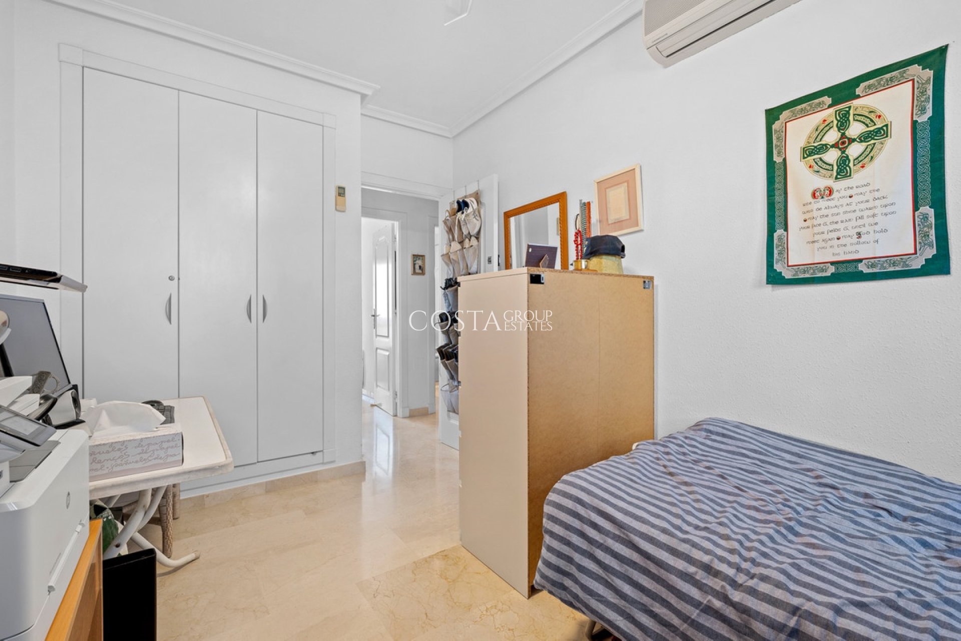 Resale - House -
Orihuela Costa - Los Dolses