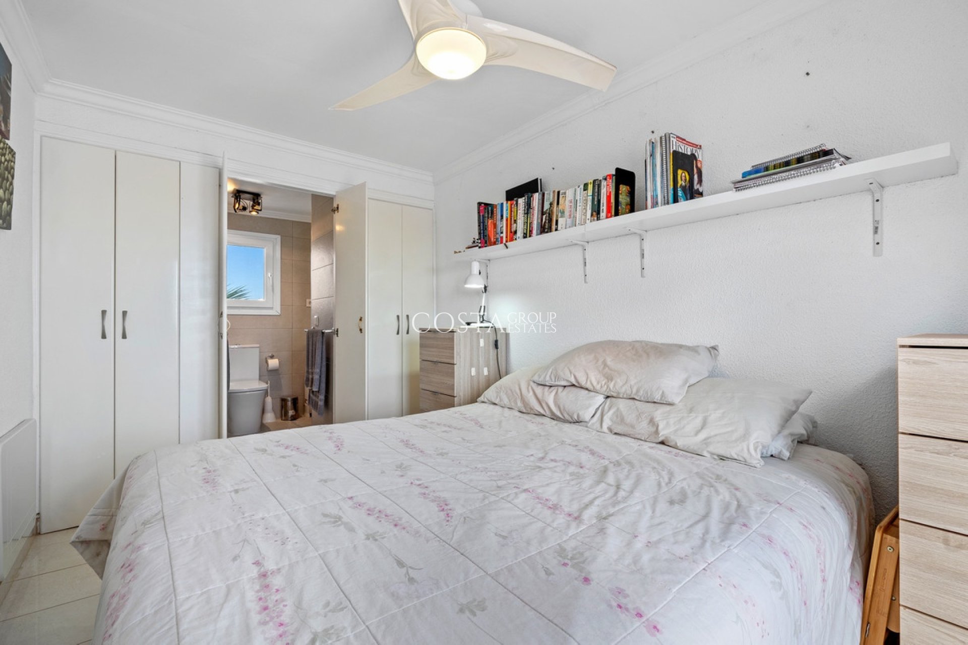 Resale - House -
Orihuela Costa - Los Dolses