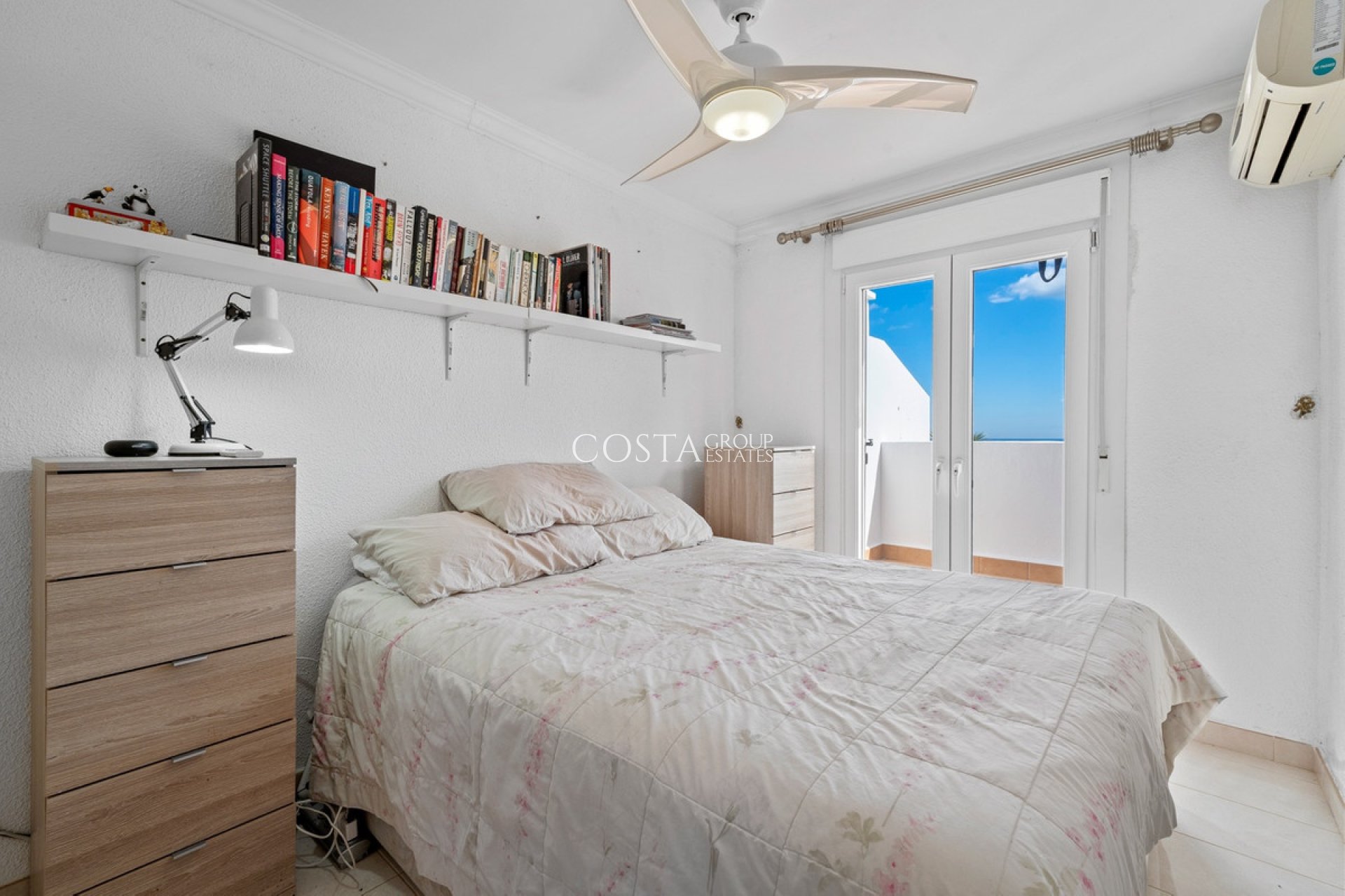 Resale - House -
Orihuela Costa - Los Dolses