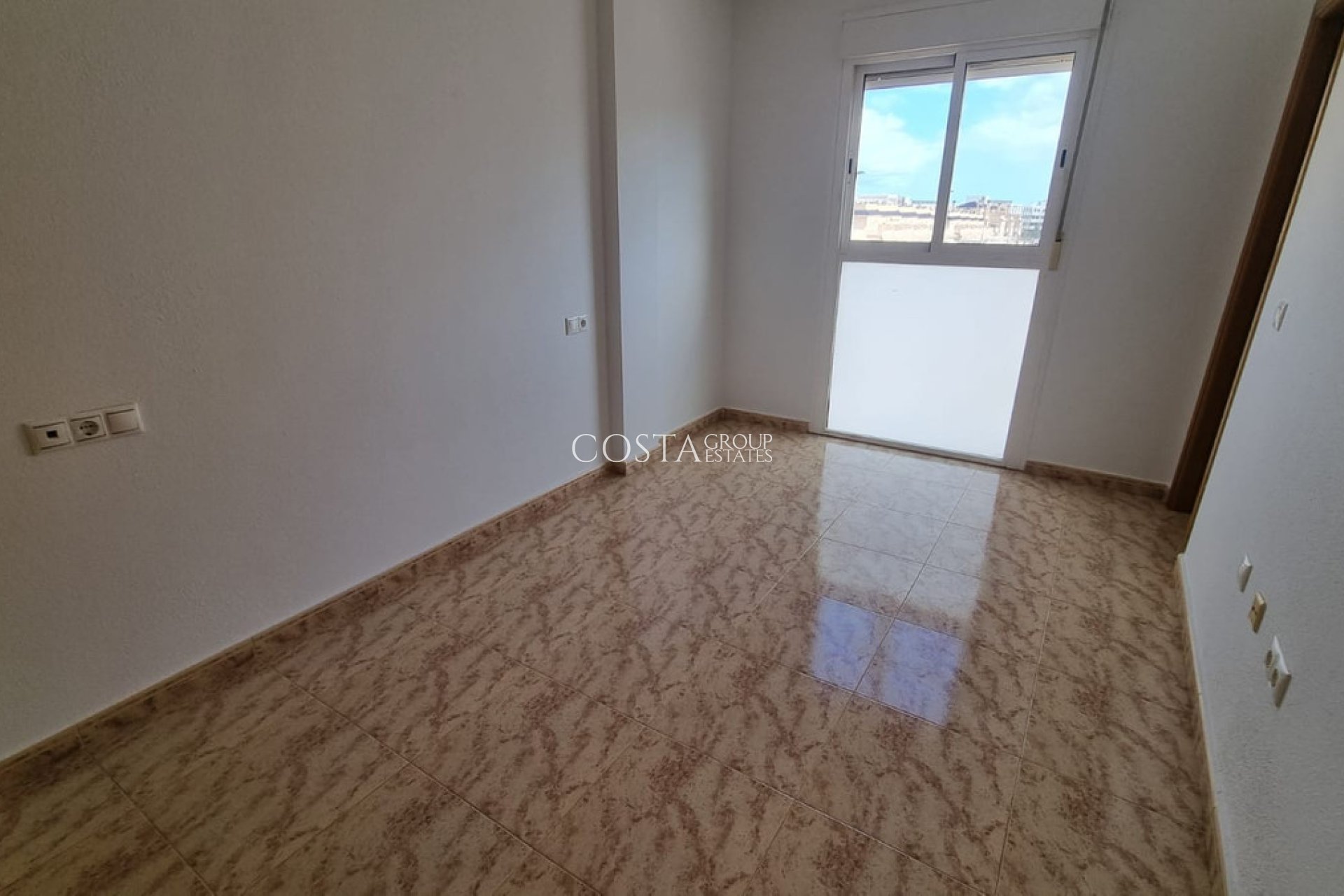 Resale - House -
Orihuela Costa - Los Dolses