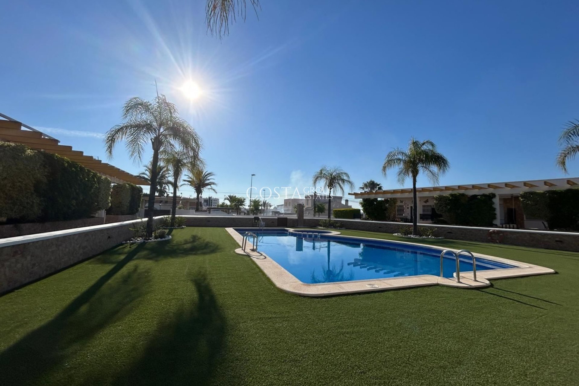 Resale - House -
Orihuela Costa - Mil Palmeras