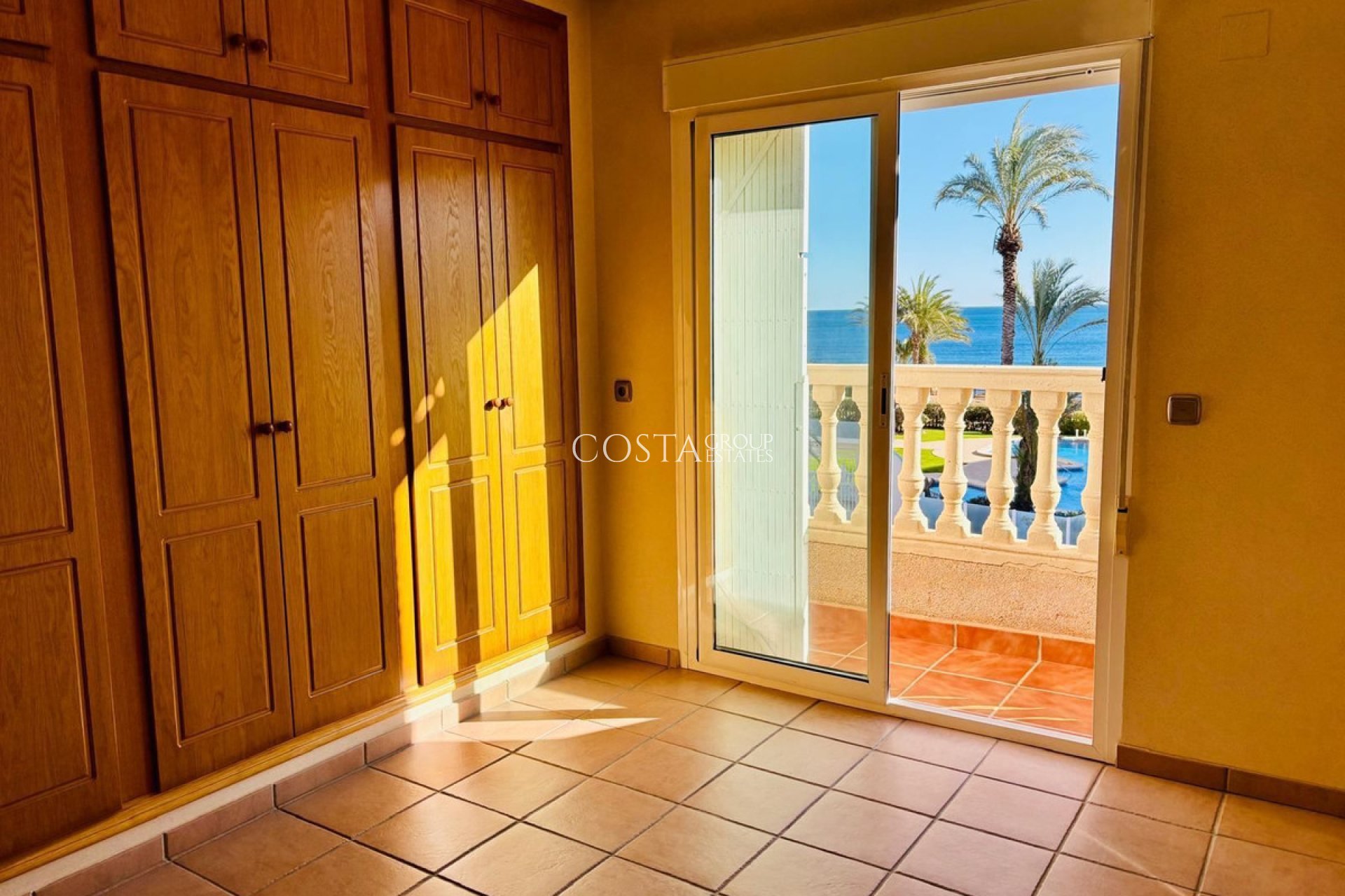 Resale - House -
Orihuela Costa - Mil Palmeras