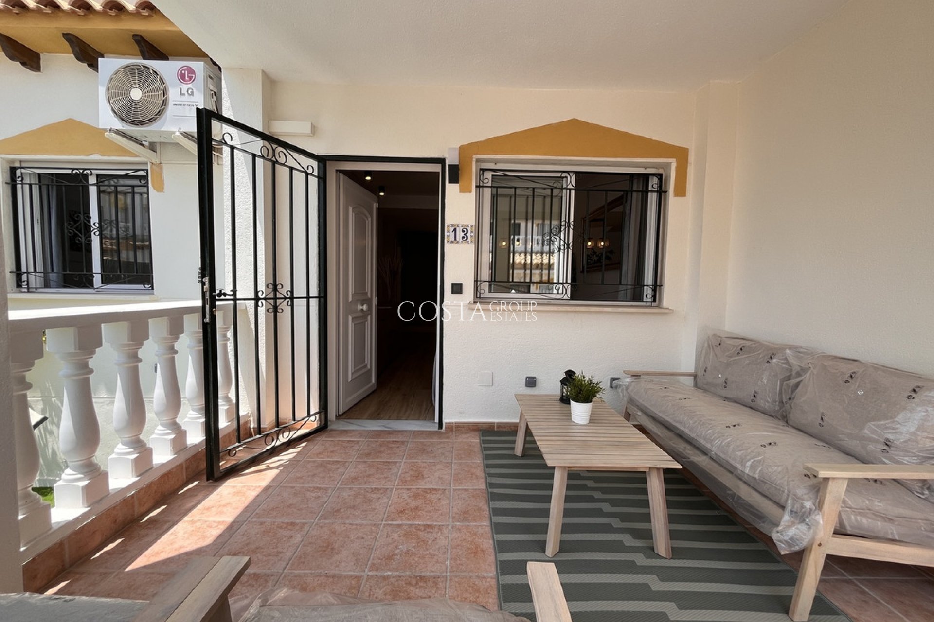 Resale - House -
Orihuela Costa - Playa Flamenca
