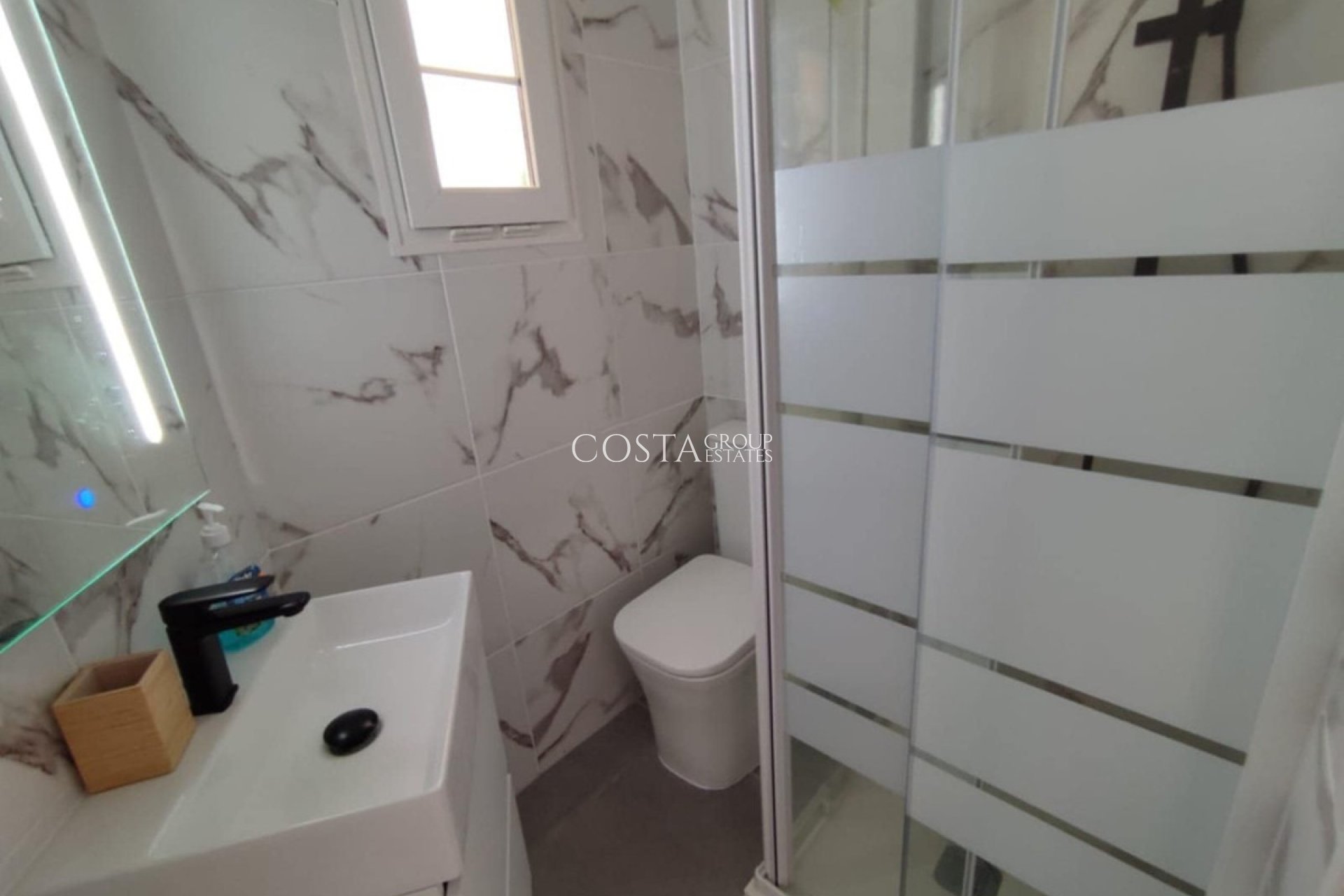 Resale - House -
Orihuela Costa - Playa Flamenca