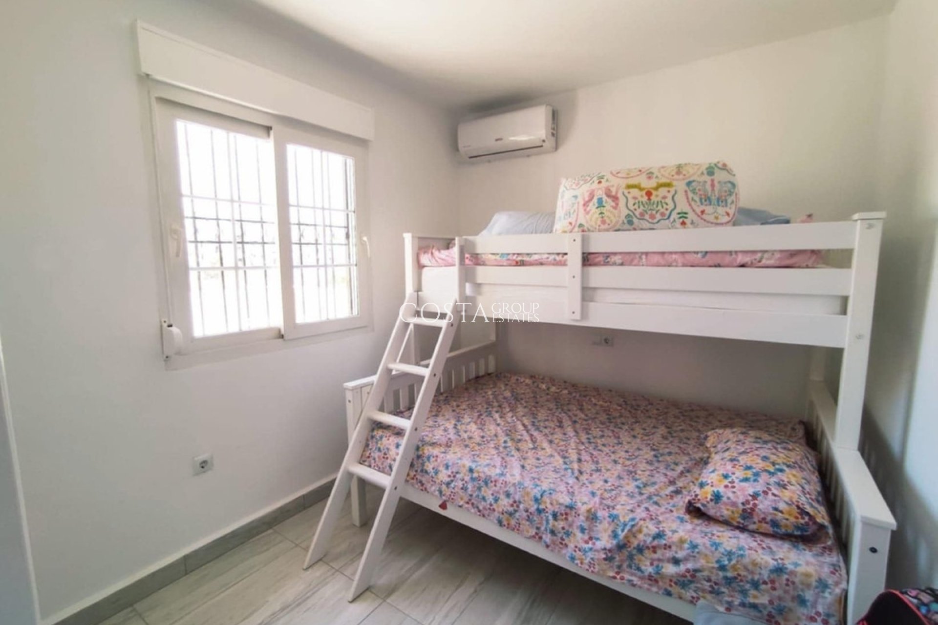 Resale - House -
Orihuela Costa - Playa Flamenca