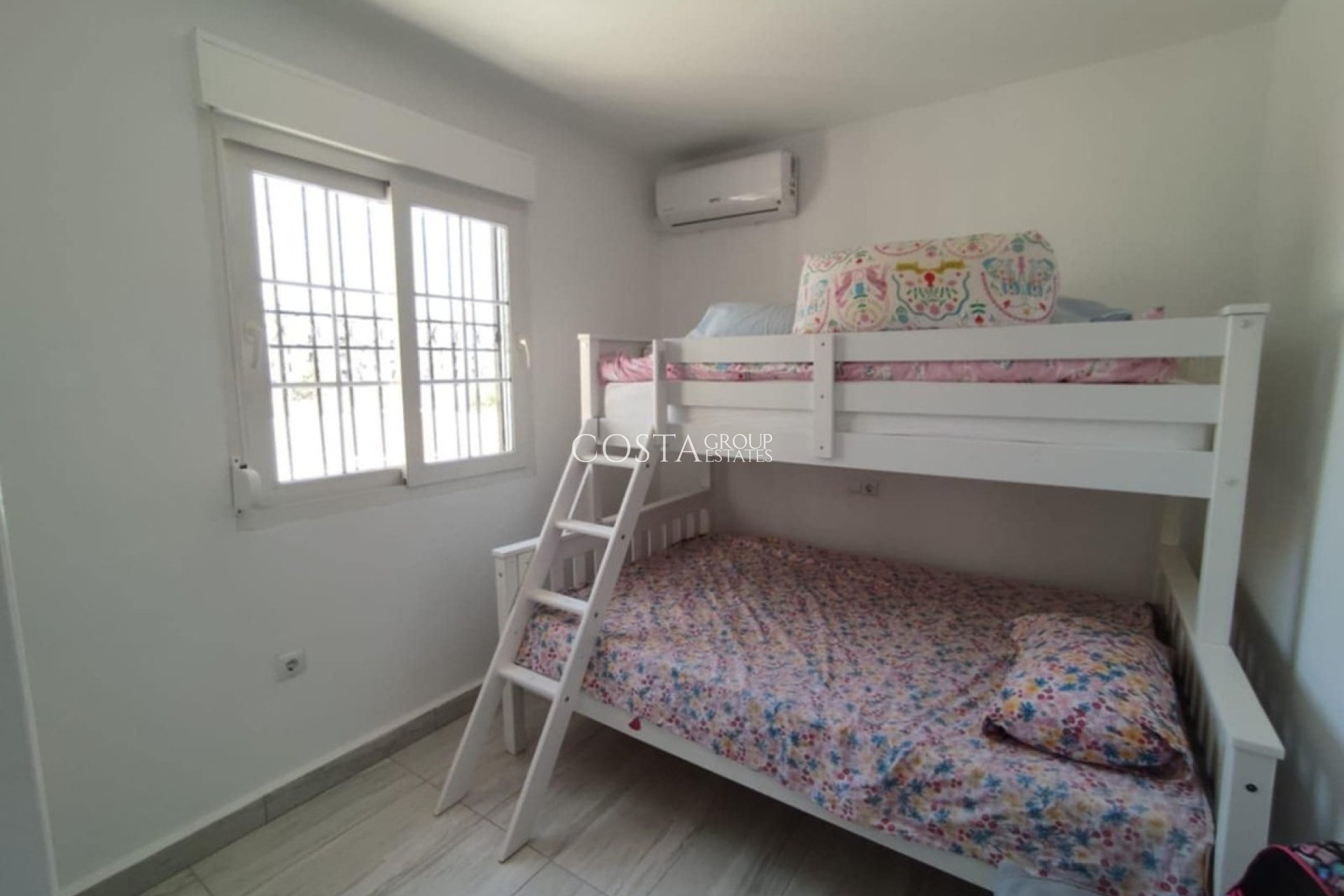 Resale - House -
Orihuela Costa - Playa Flamenca