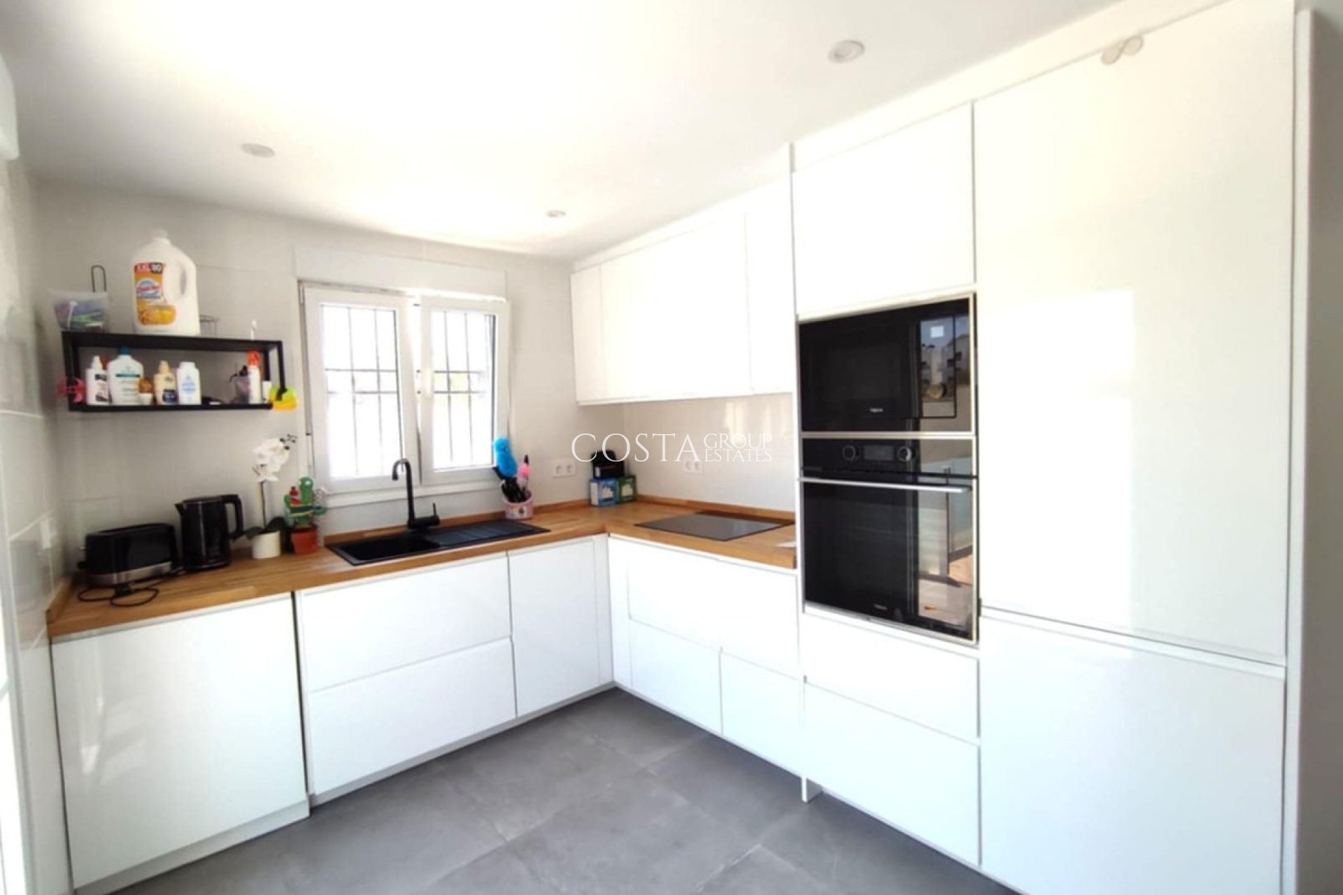 Resale - House -
Orihuela Costa - Playa Flamenca