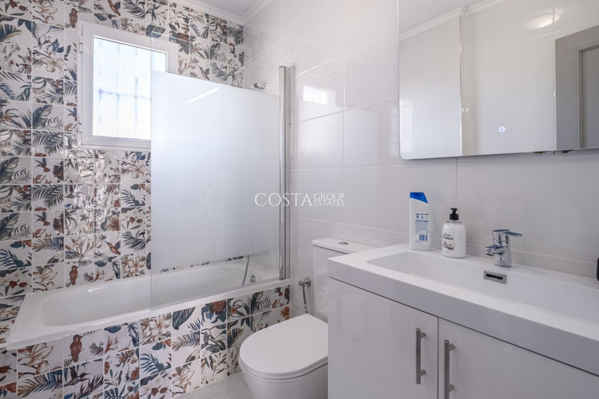 Resale - House -
Orihuela Costa - Playa Flamenca