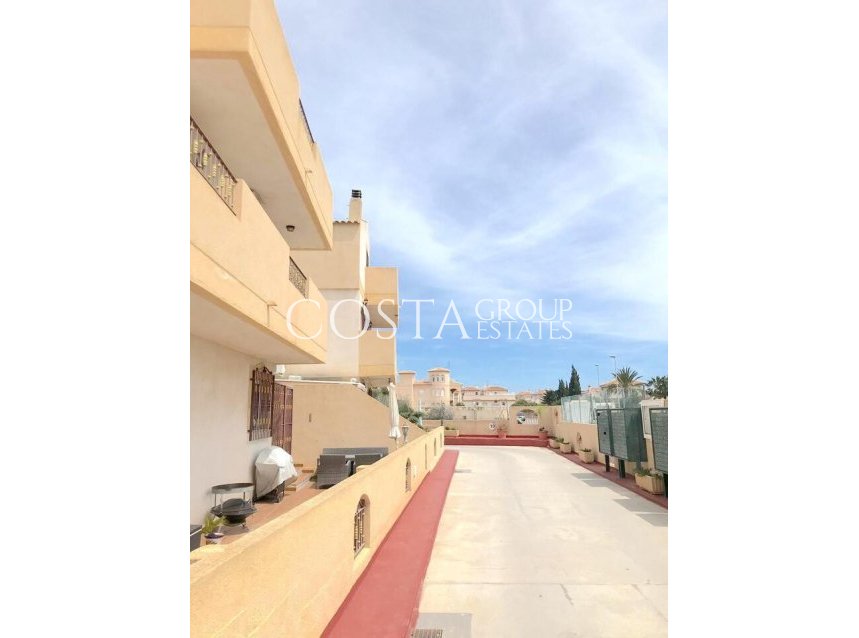 Resale - House -
Orihuela Costa - Playa Flamenca