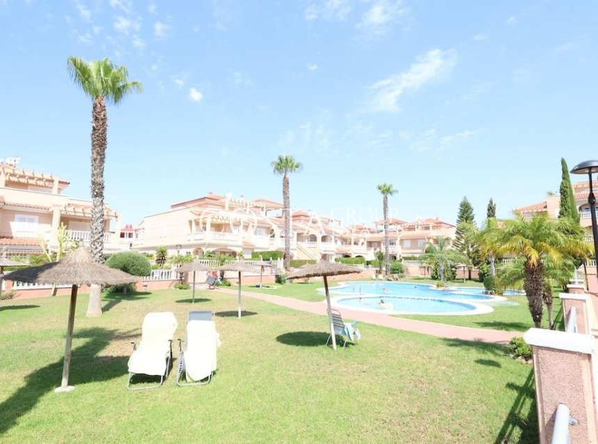 Resale - House -
Orihuela Costa - Punta Prima