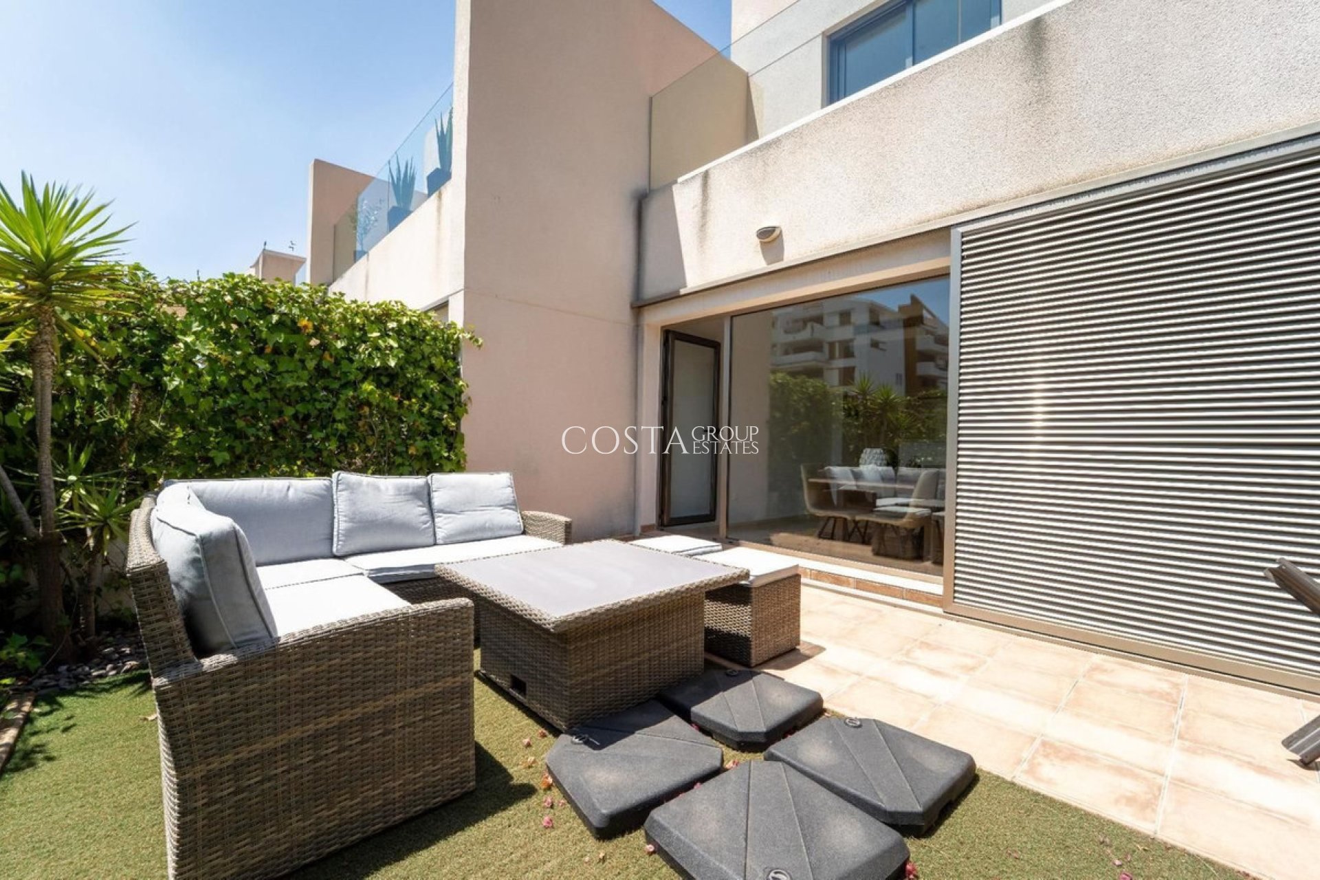 Resale - House -
Orihuela Costa - Punta Prima