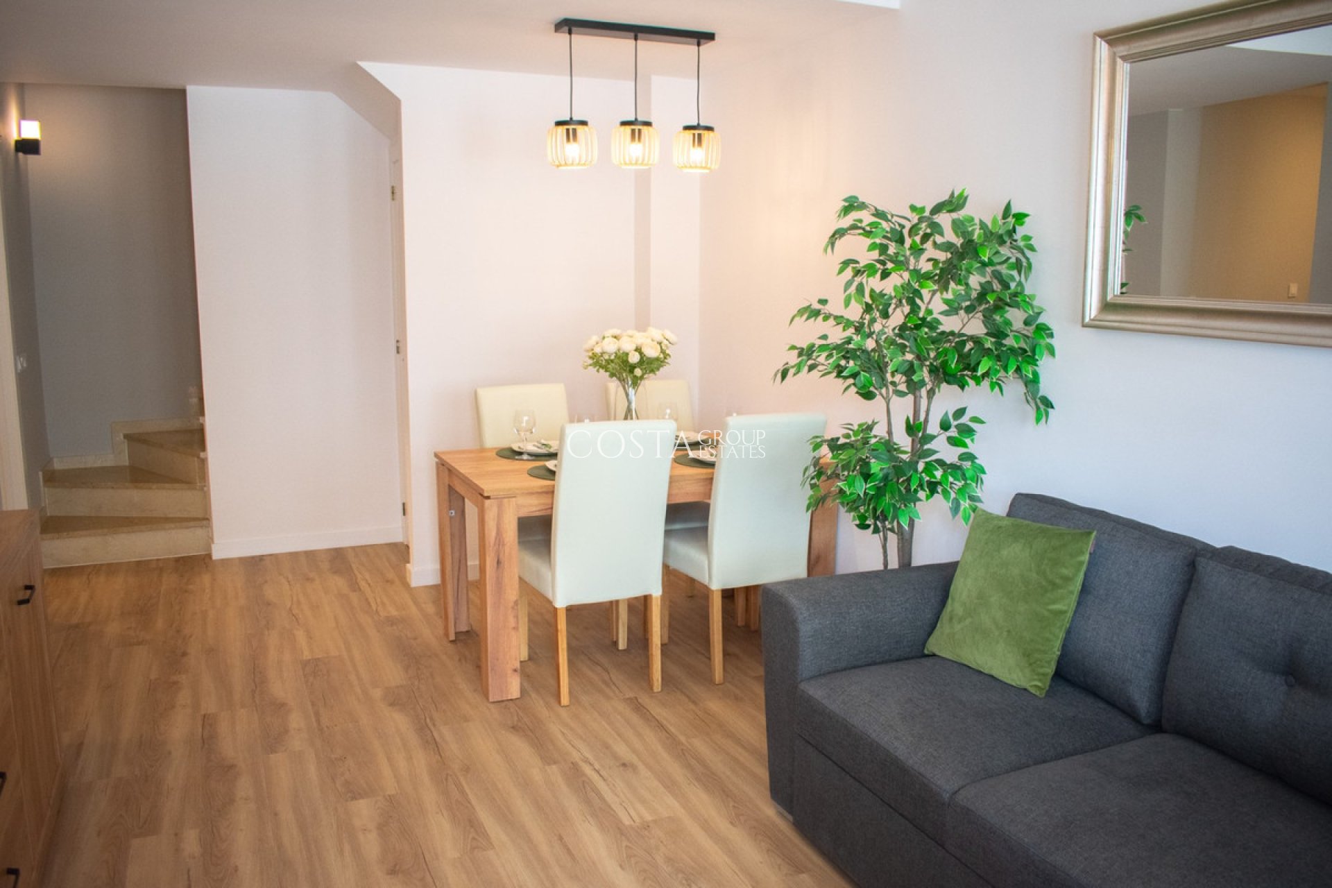 Resale - House -
Orihuela Costa - Punta Prima