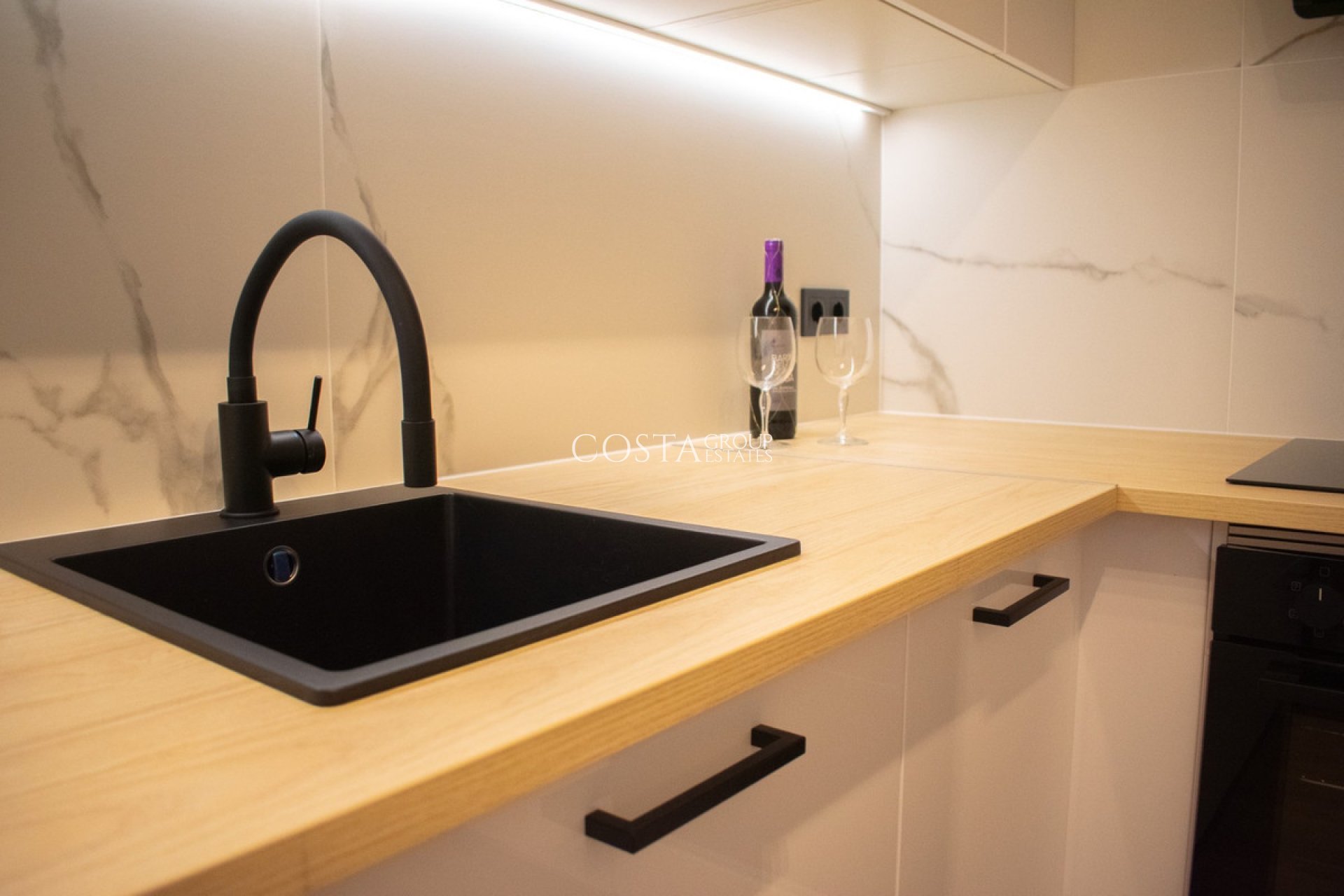 Resale - House -
Orihuela Costa - Punta Prima