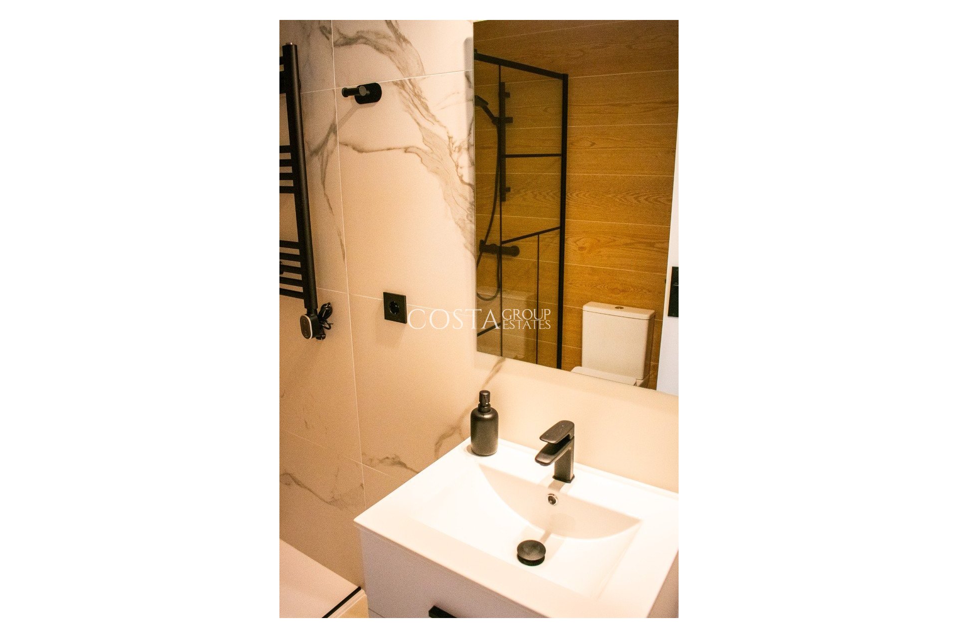 Resale - House -
Orihuela Costa - Punta Prima