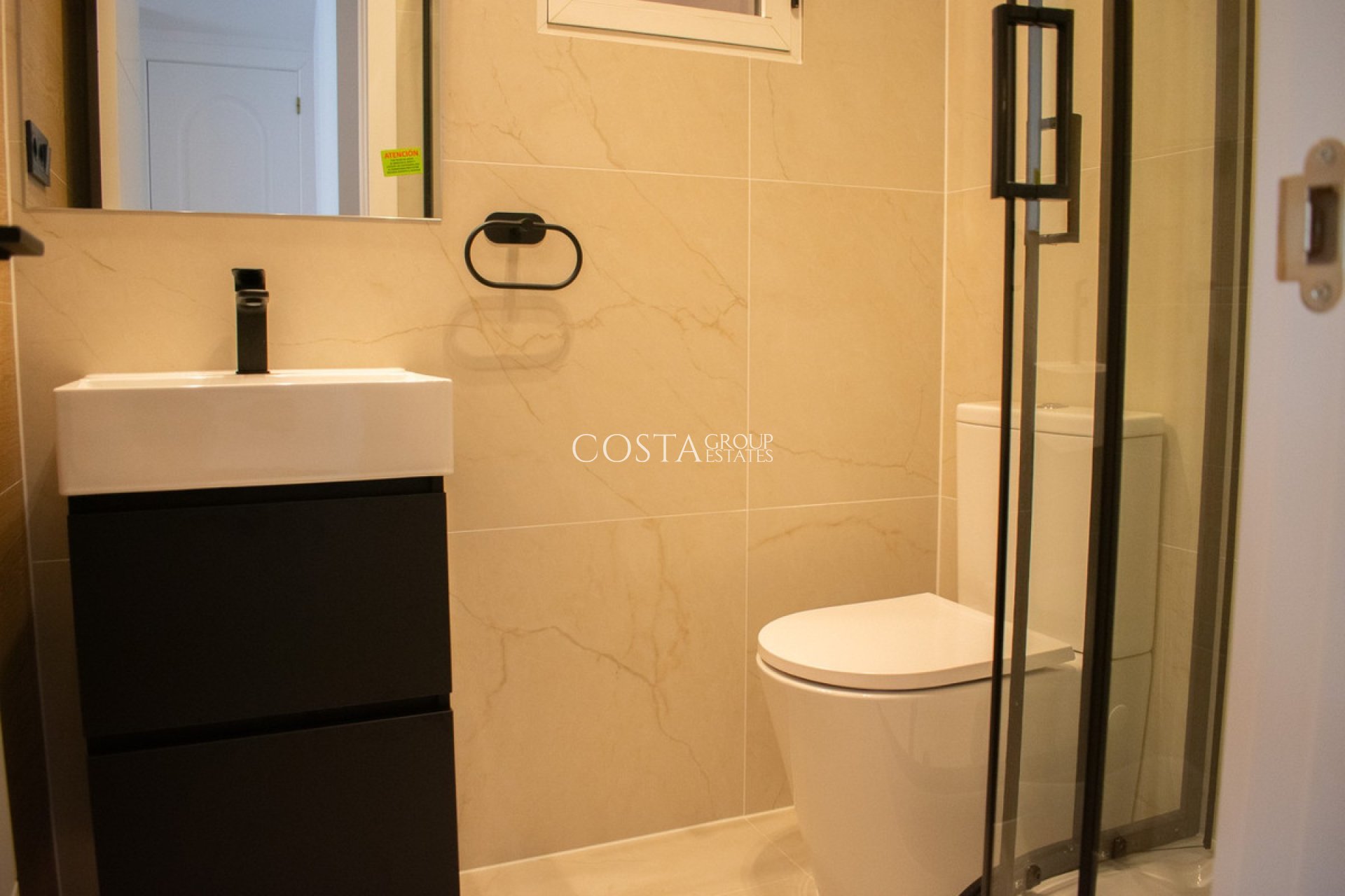 Resale - House -
Orihuela Costa - Punta Prima