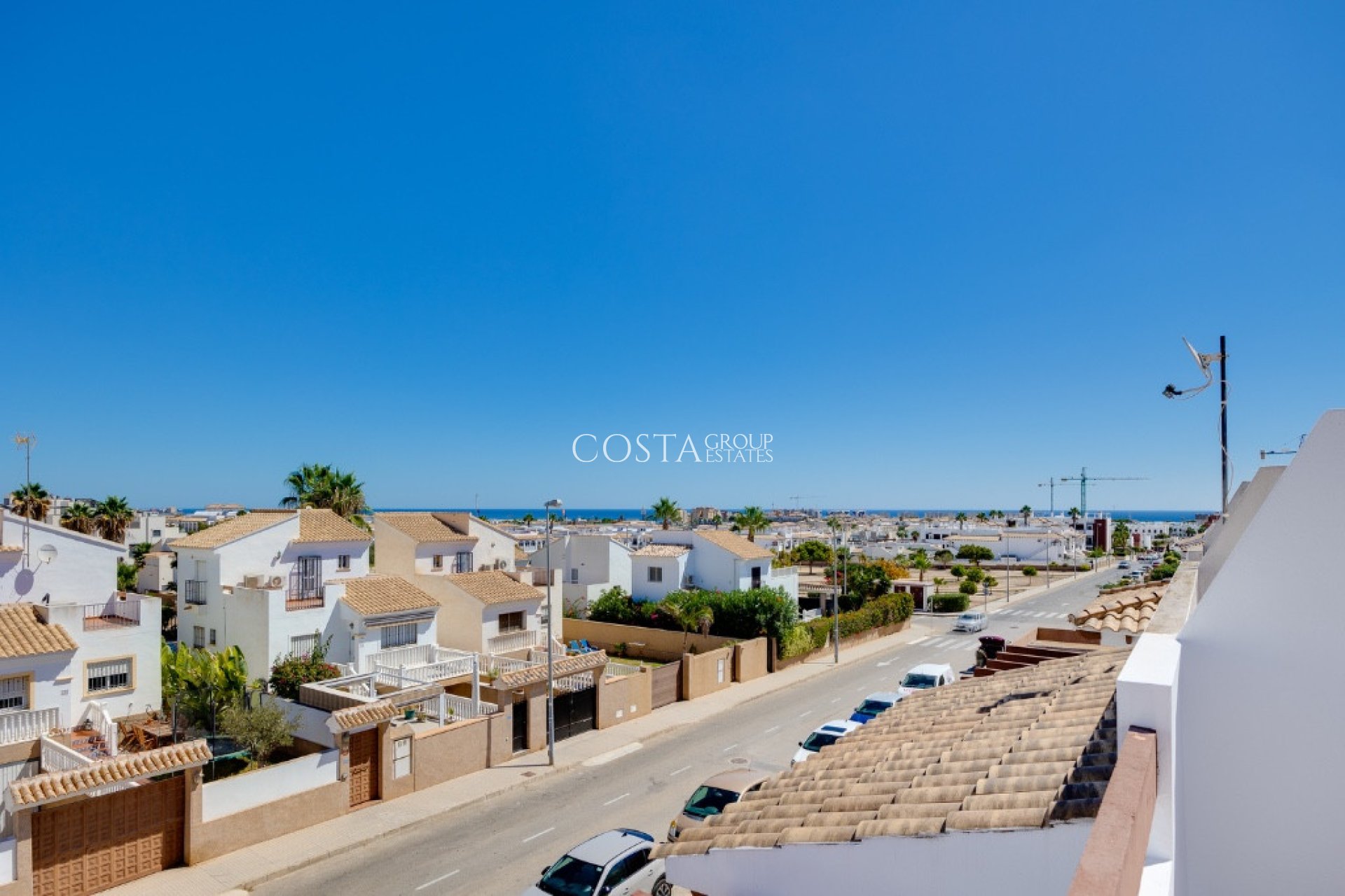 Resale - House -
Orihuela Costa - Punta Prima