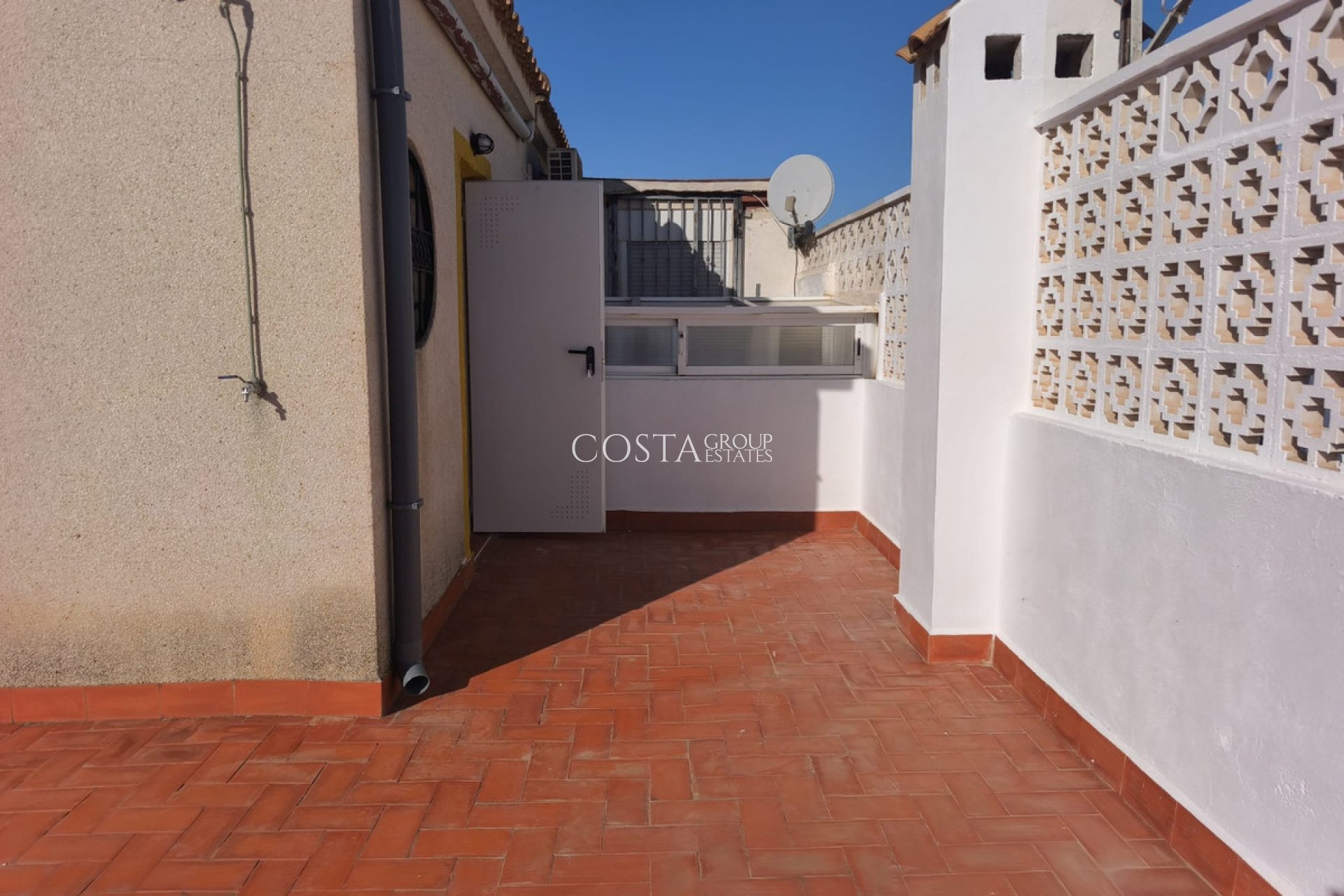 Resale - House -
Orihuela Costa - Punta Prima