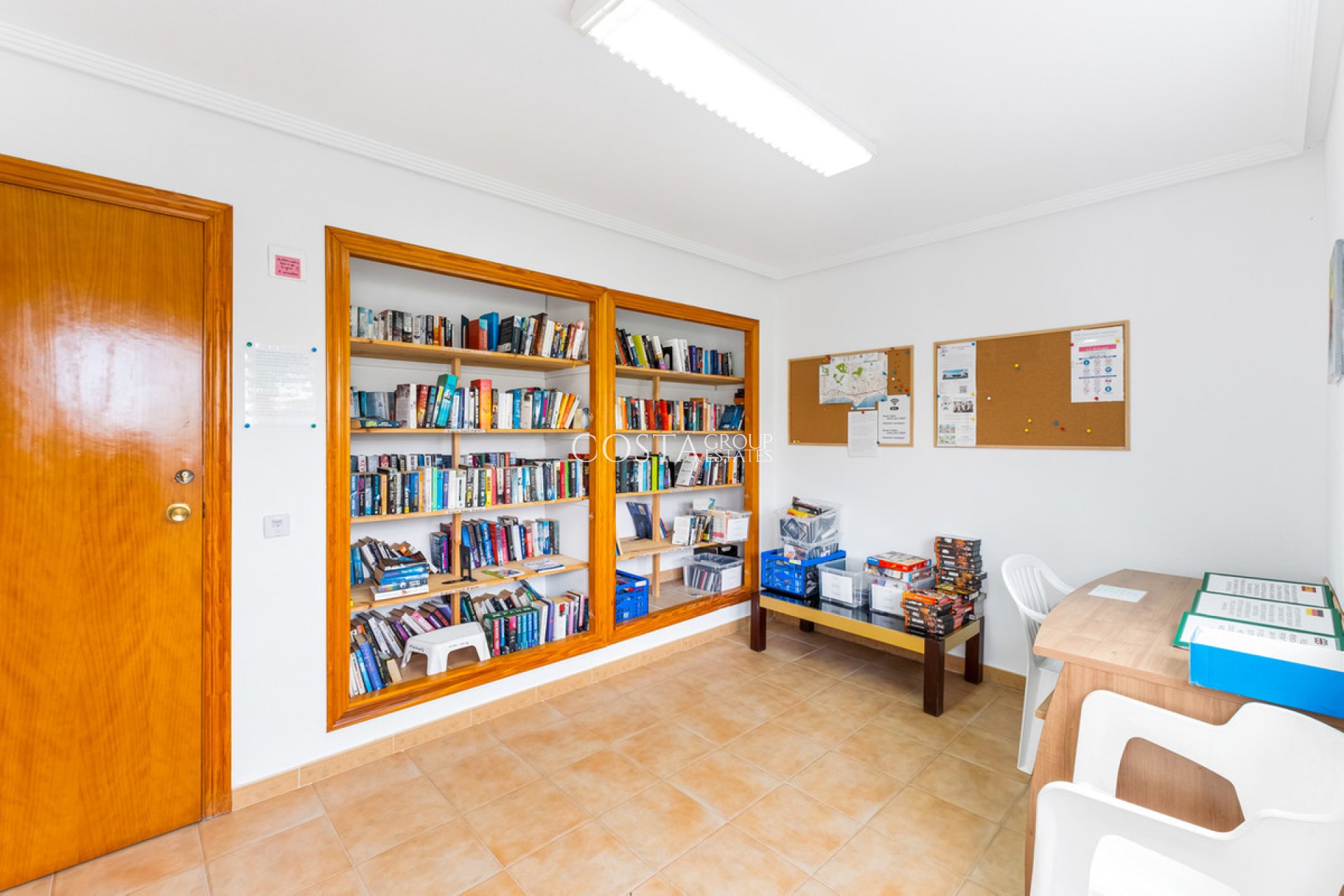 Resale - House -
Orihuela Costa - Villamartin