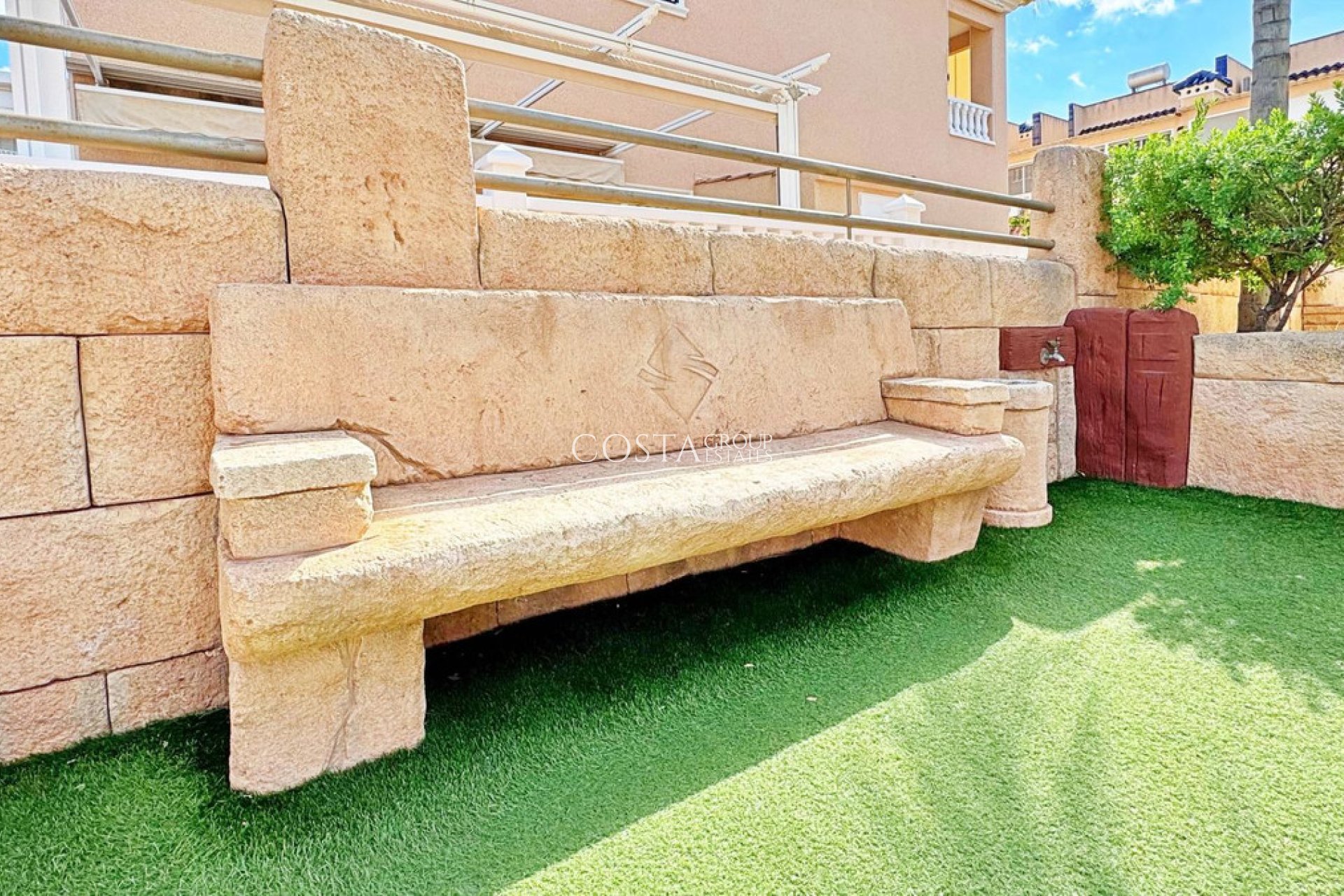 Resale - House -
Orihuela Costa - Villamartin