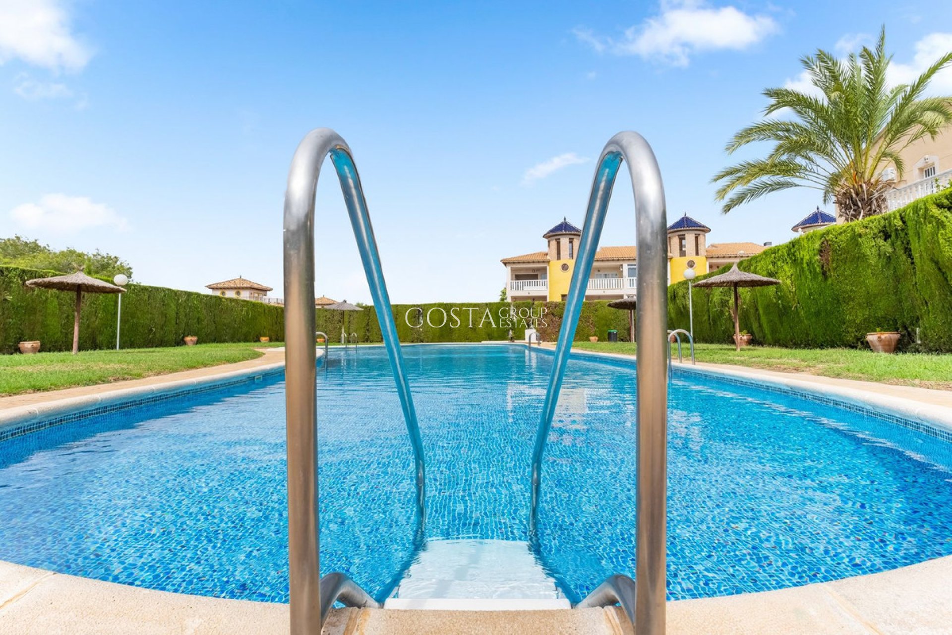 Resale - House -
Orihuela Costa - Villamartin