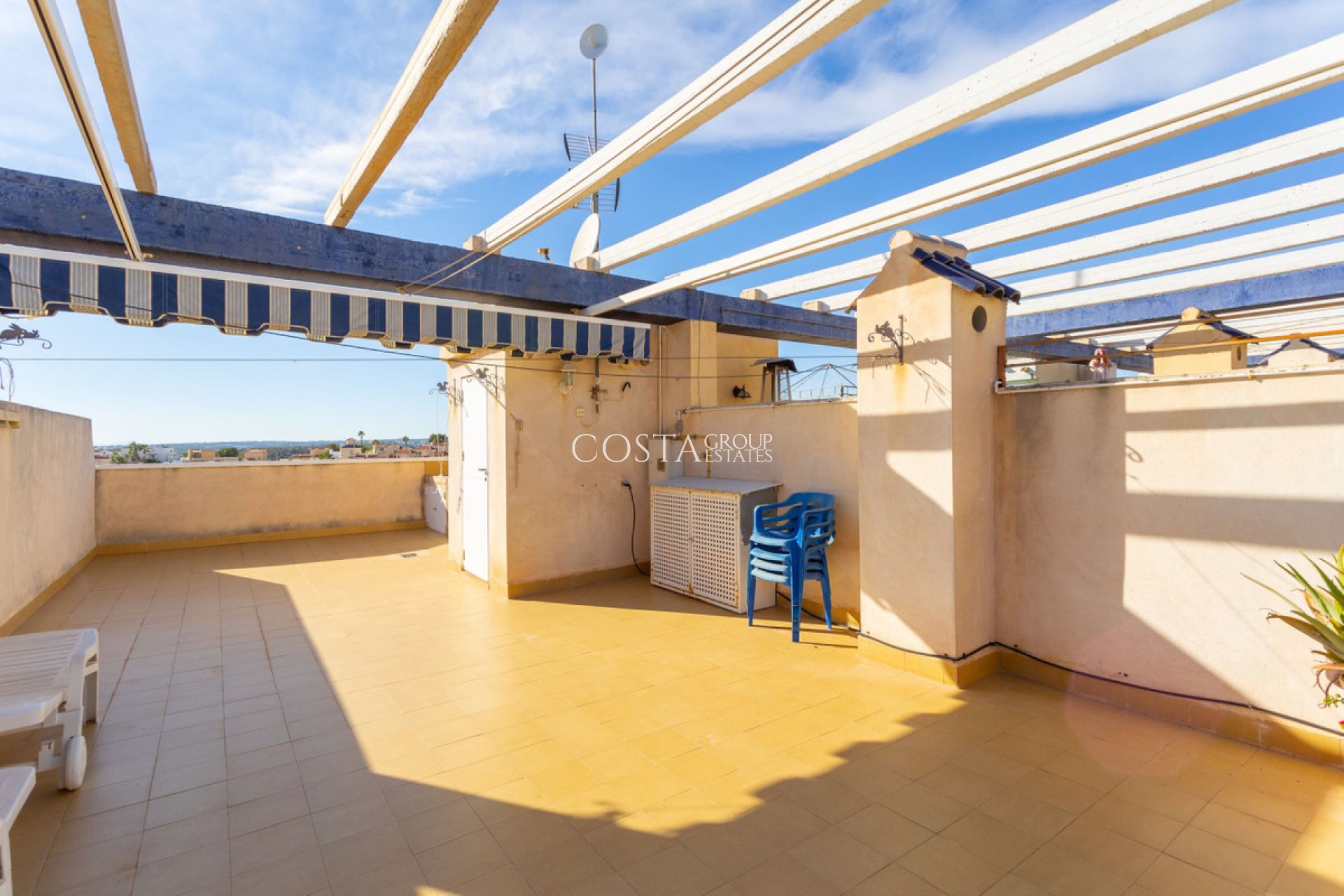Resale - House -
Orihuela Costa - Villamartin