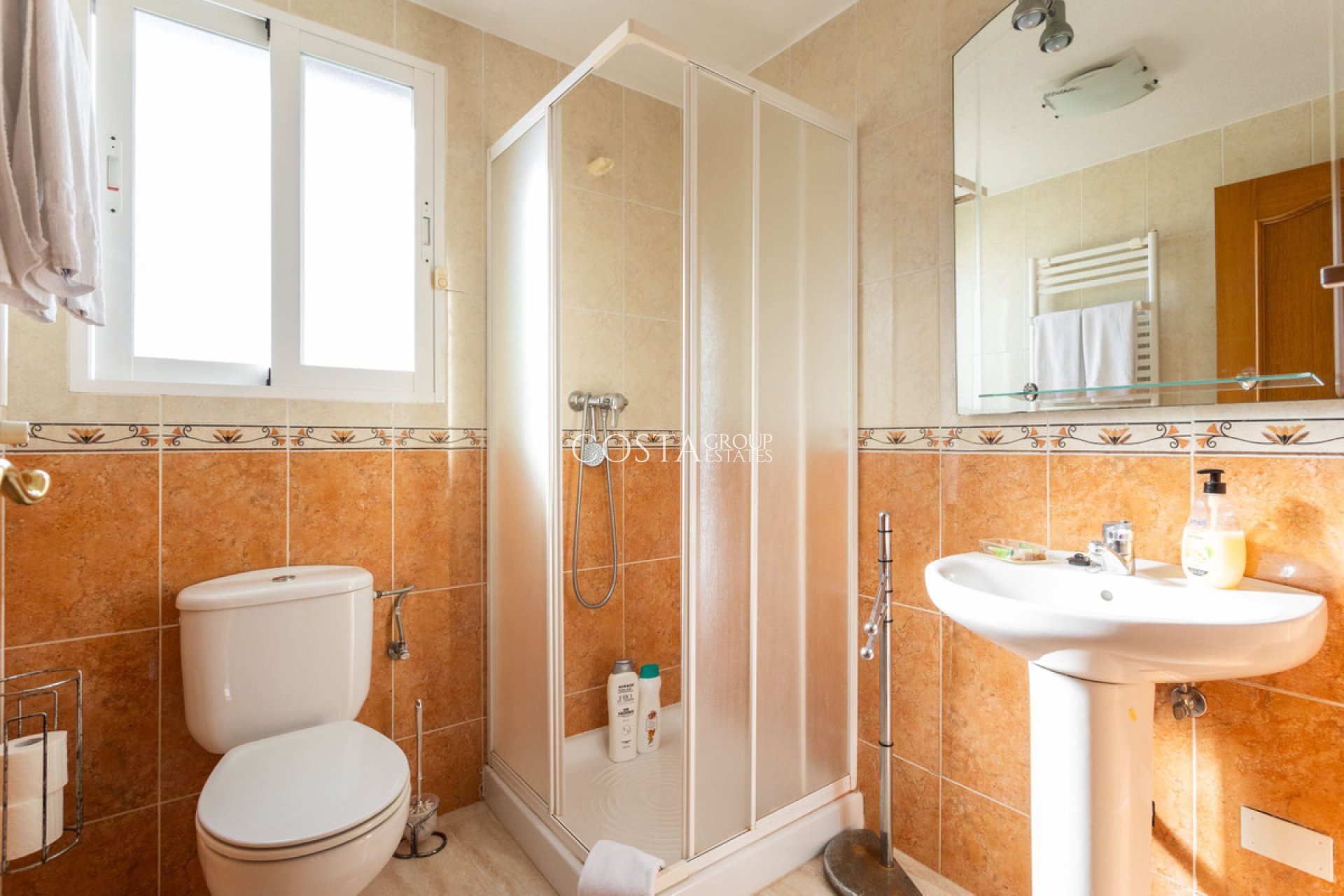 Resale - House -
Orihuela Costa - Villamartin