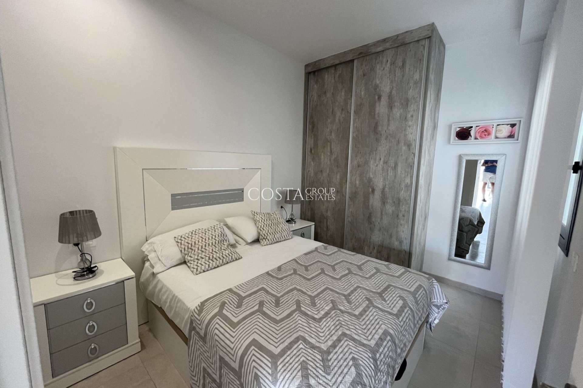 Resale - House -
Orihuela Costa - Villamartin
