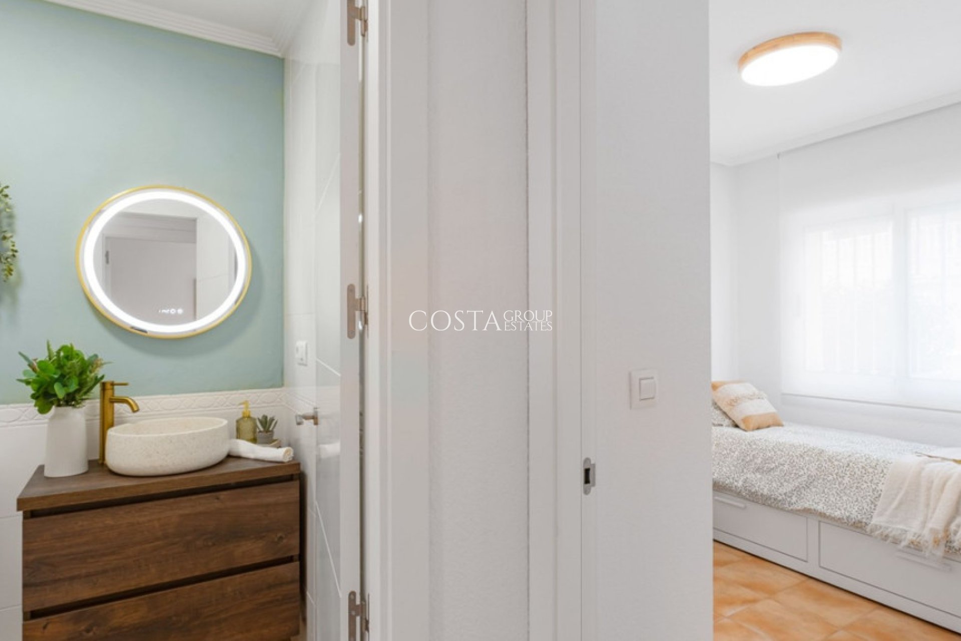 Resale - House -
Orihuela Costa - Villamartin