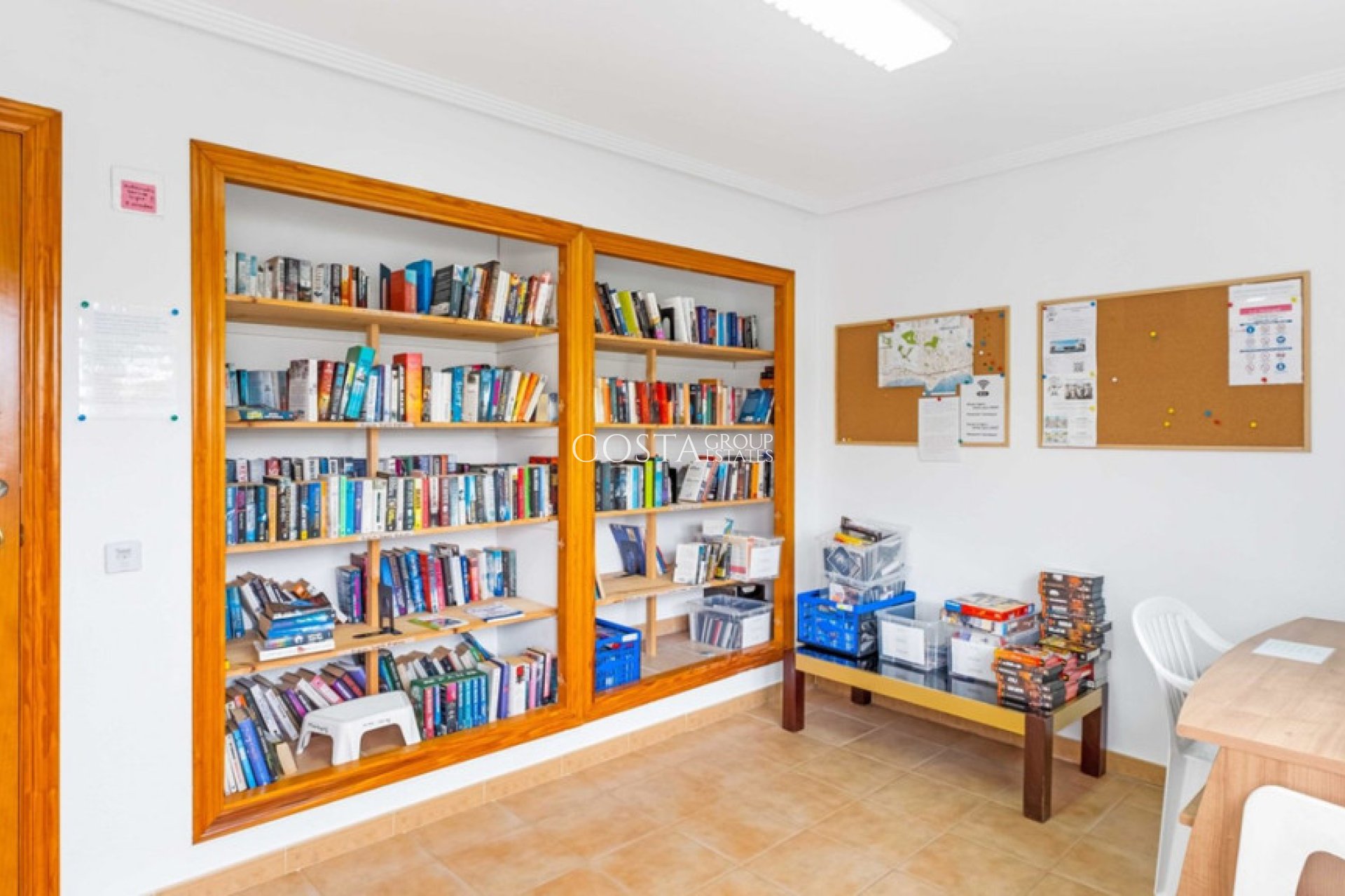 Resale - House -
Orihuela Costa - Villamartin