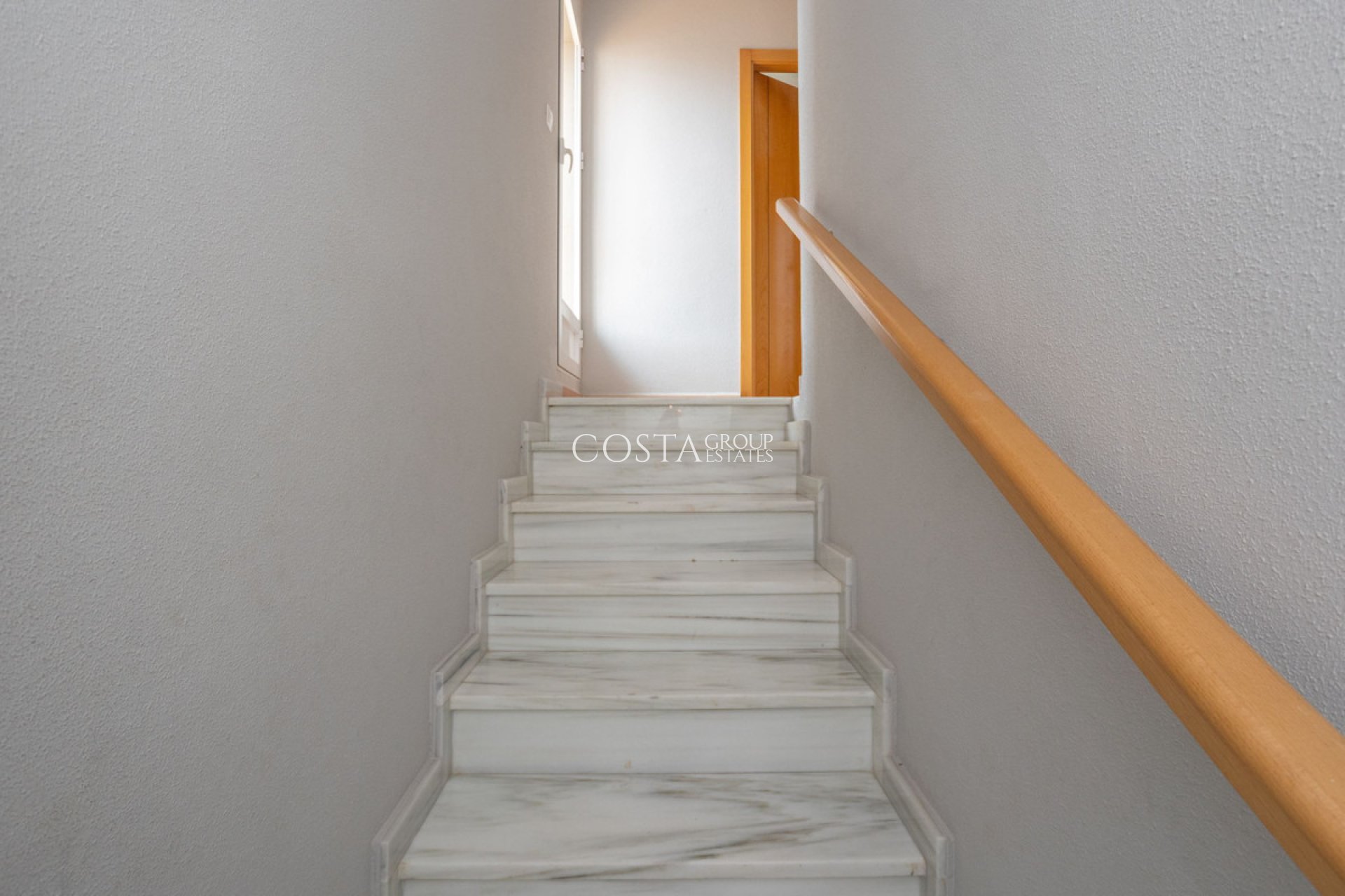 Resale - House -
Orihuela Costa - Villamartin