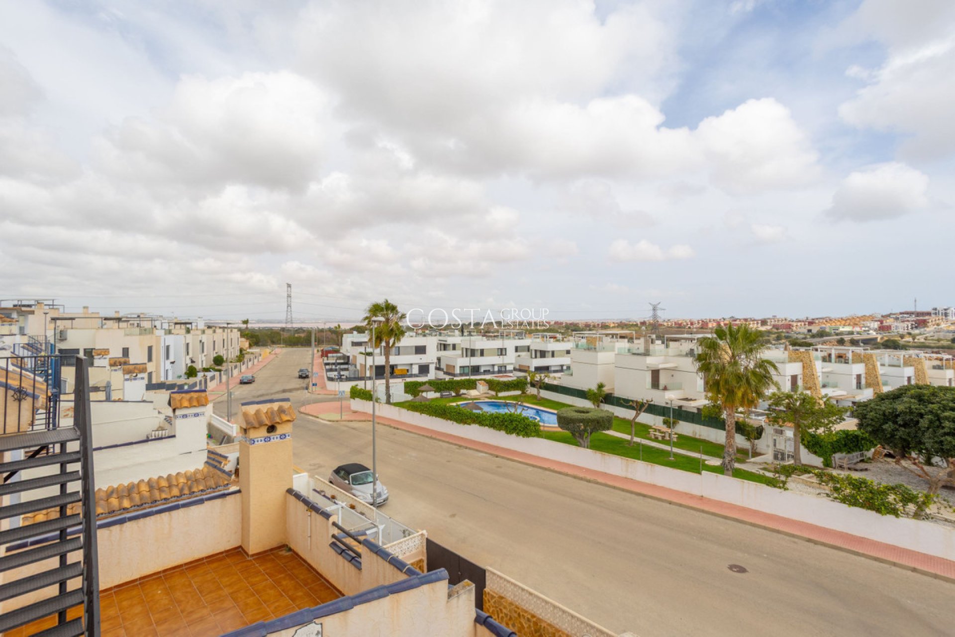 Resale - House -
Orihuela Costa - Villamartin