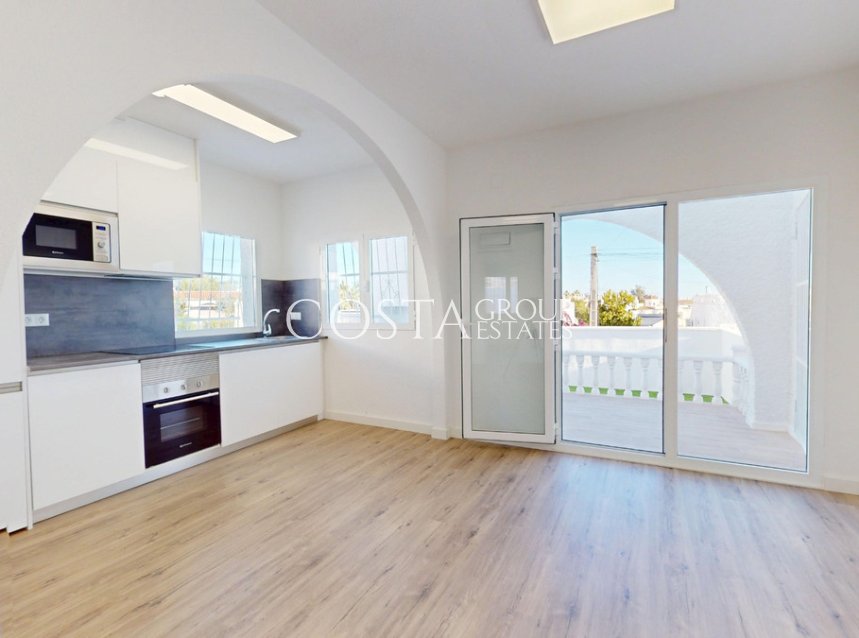 Resale - House -
Orihuela Costa - Villamartin