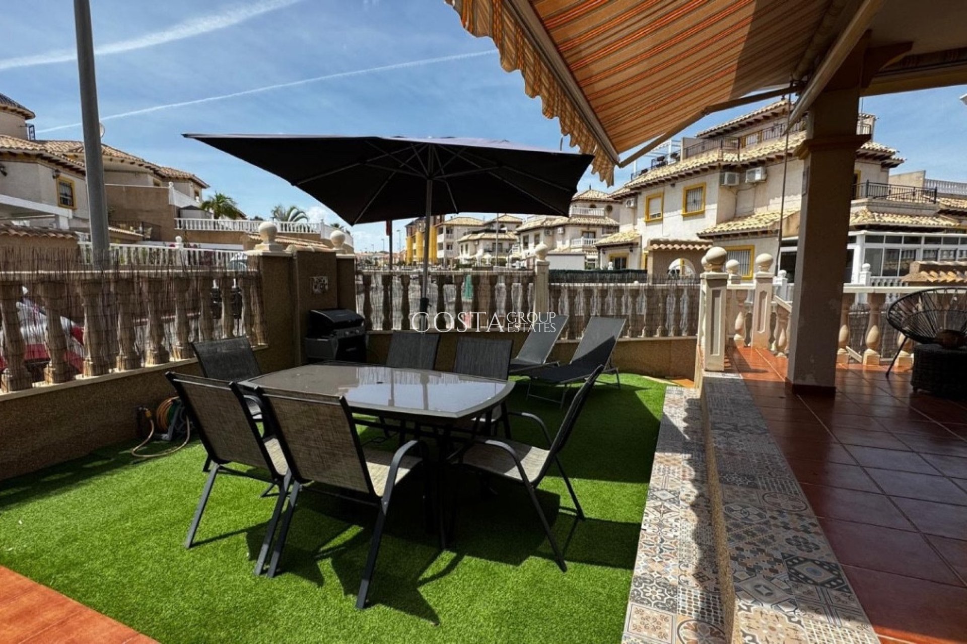 Resale - House -
Orihuela Costa - Villamartin