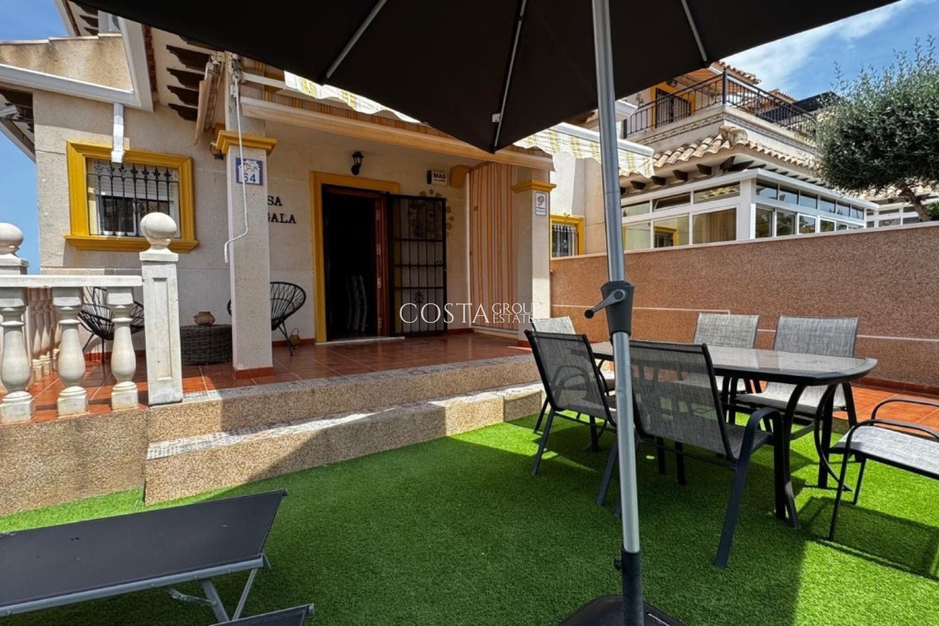 Resale - House -
Orihuela Costa - Villamartin