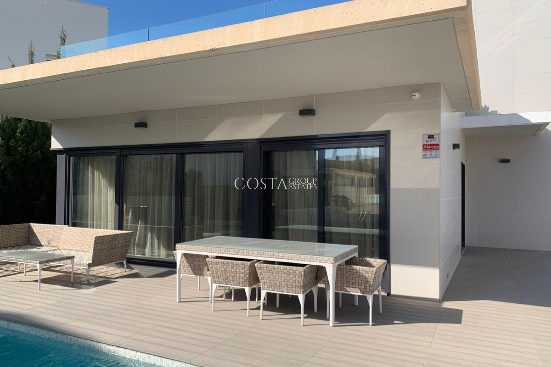 Resale - House -
Orihuela Costa