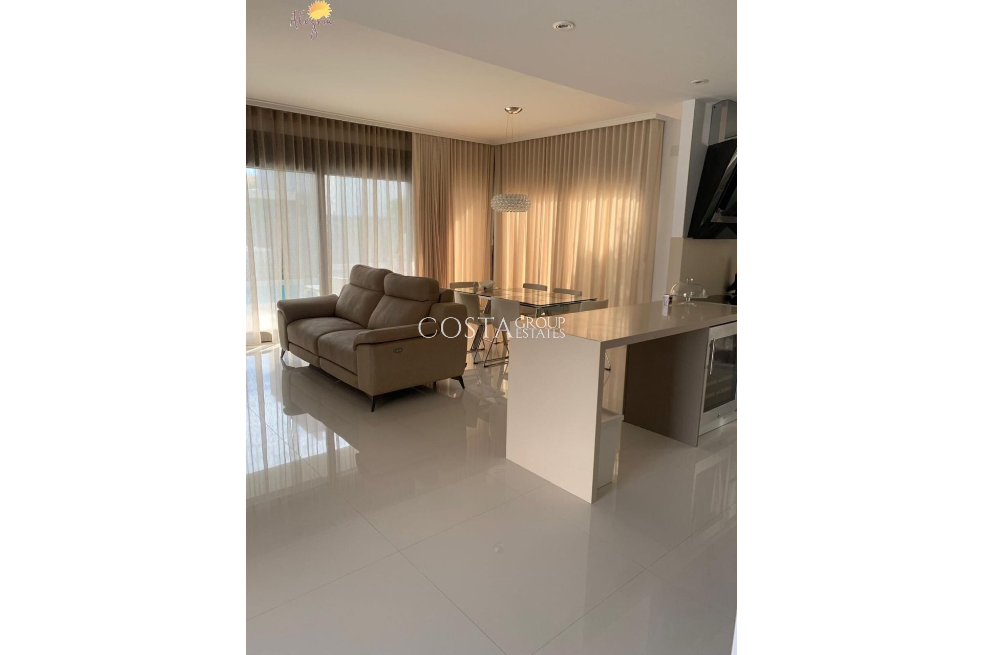 Resale - House -
Orihuela Costa