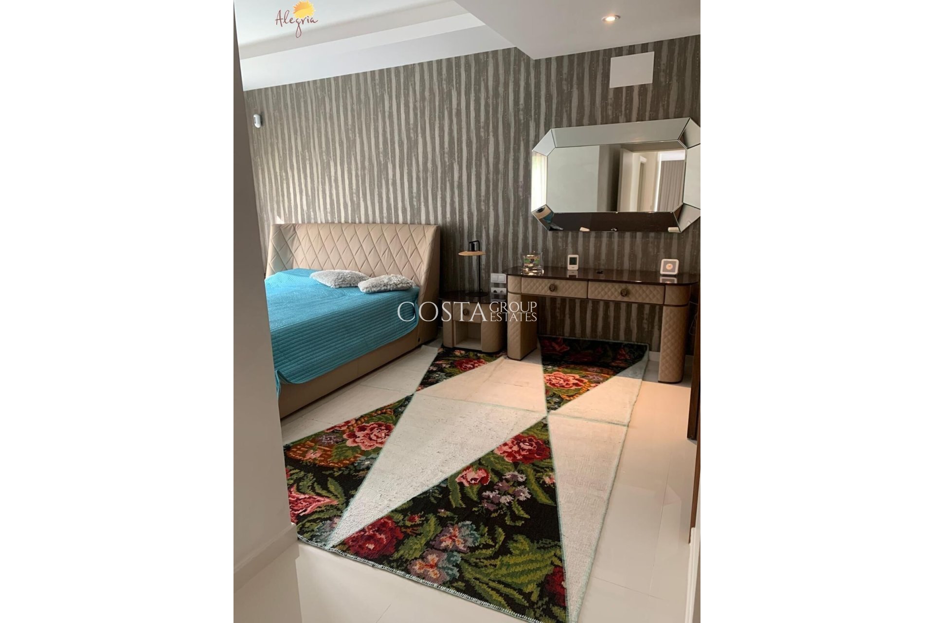 Resale - House -
Orihuela Costa