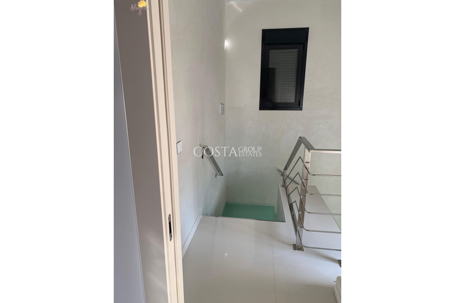 Resale - House -
Orihuela Costa