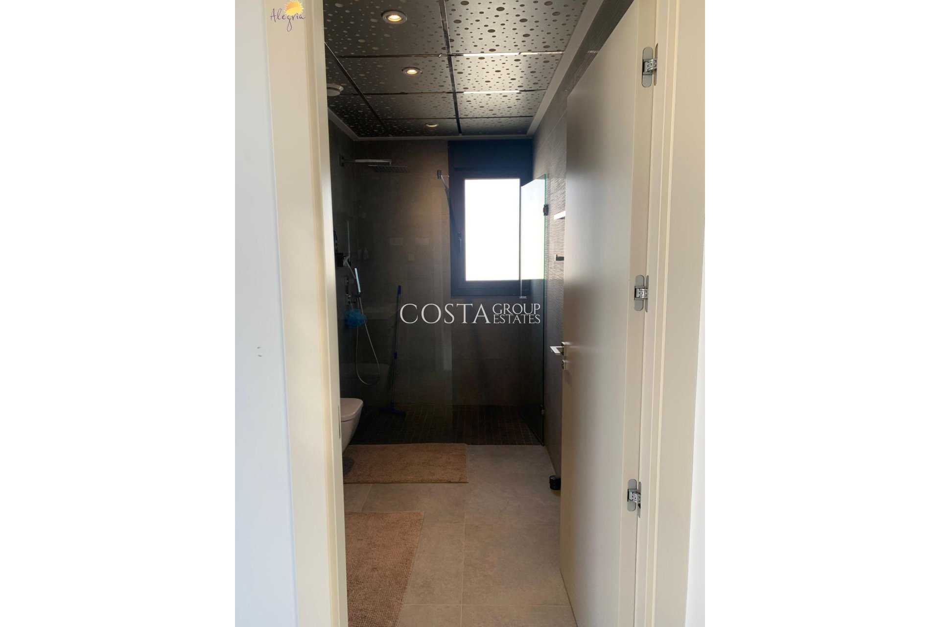 Resale - House -
Orihuela Costa