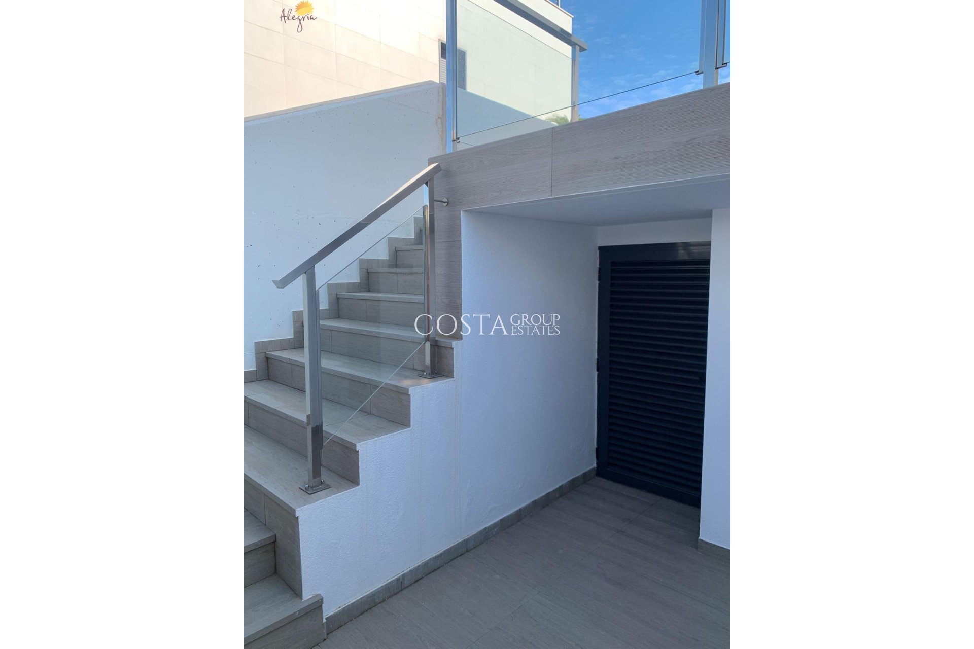 Resale - House -
Orihuela Costa
