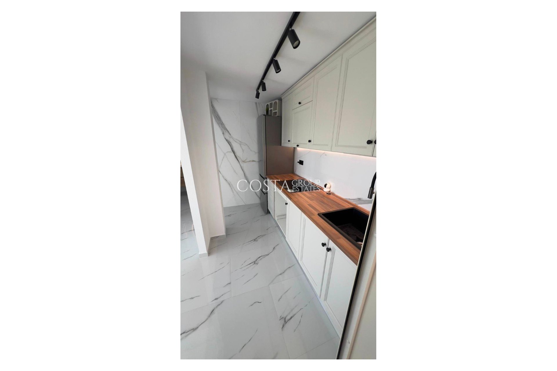 Resale - House -
Orihuela Costa