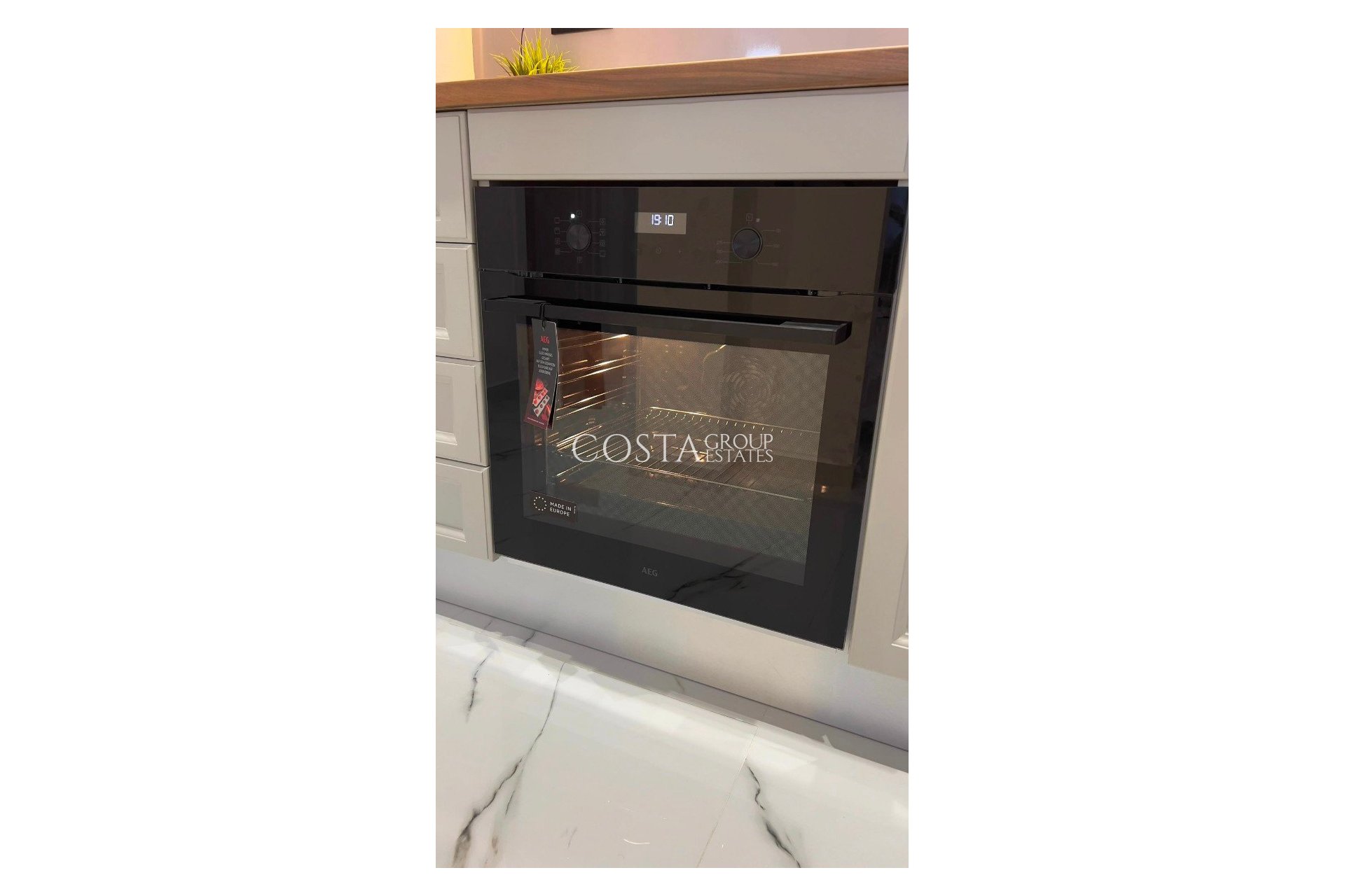 Resale - House -
Orihuela Costa