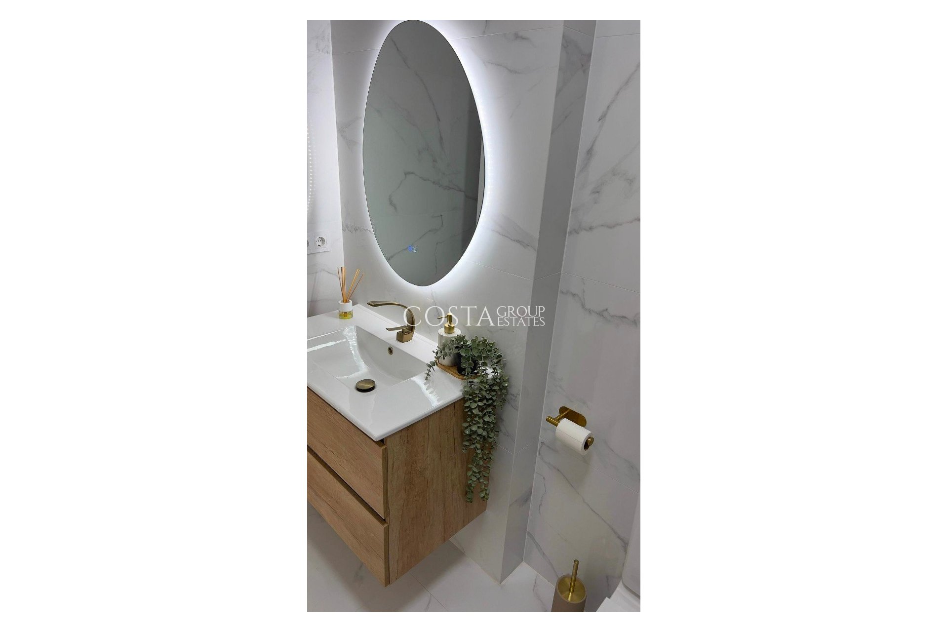 Resale - House -
Orihuela Costa