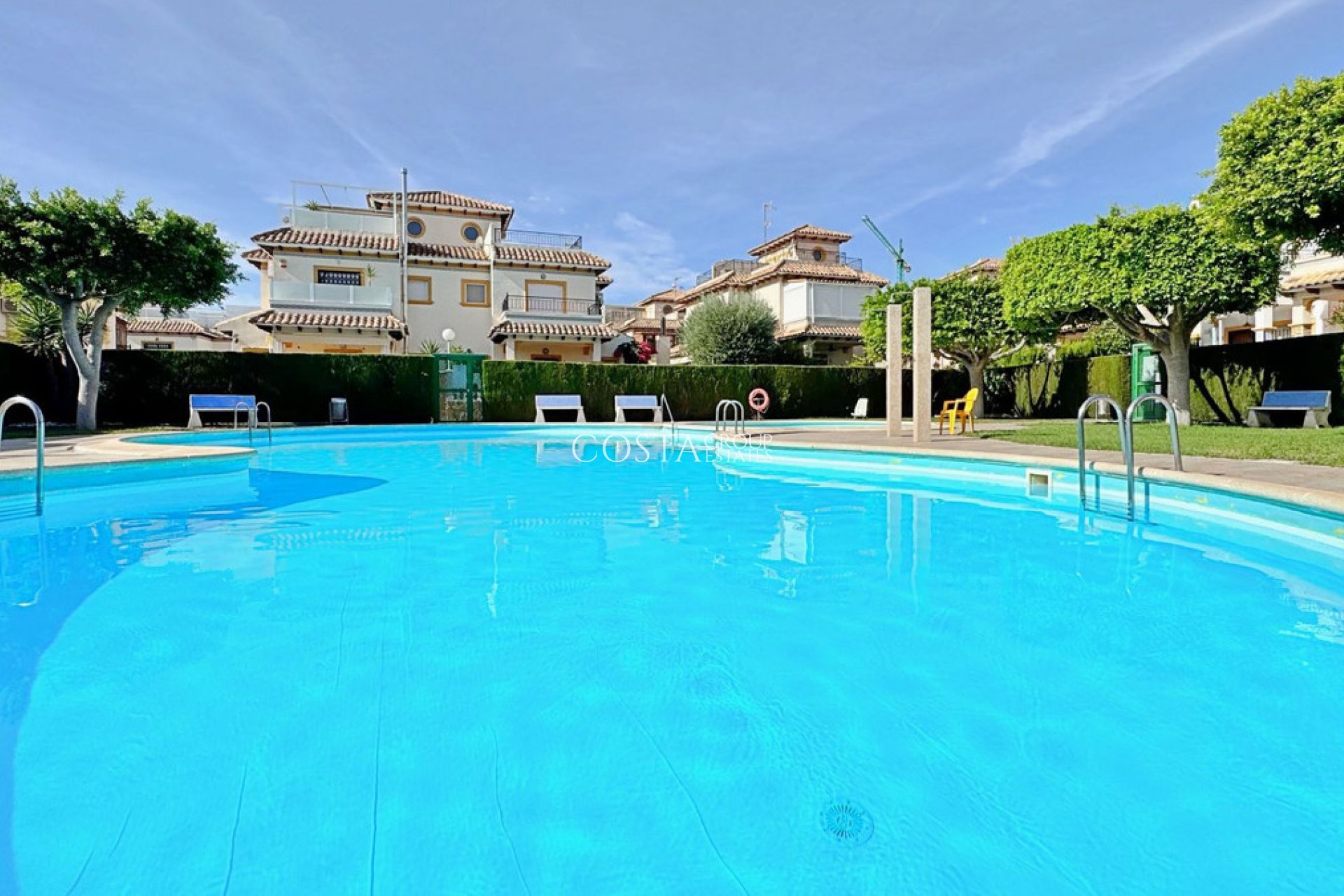 Resale - House -
Orihuela - La Campana