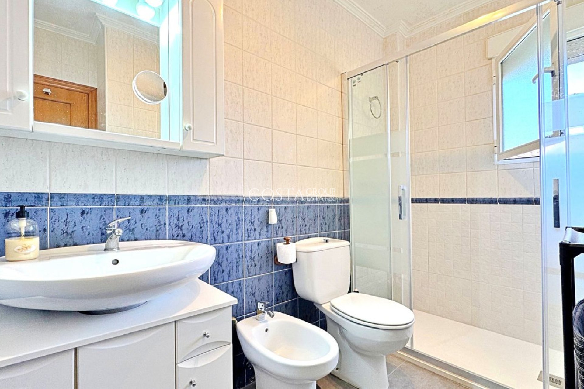 Resale - House -
Orihuela - La Campana