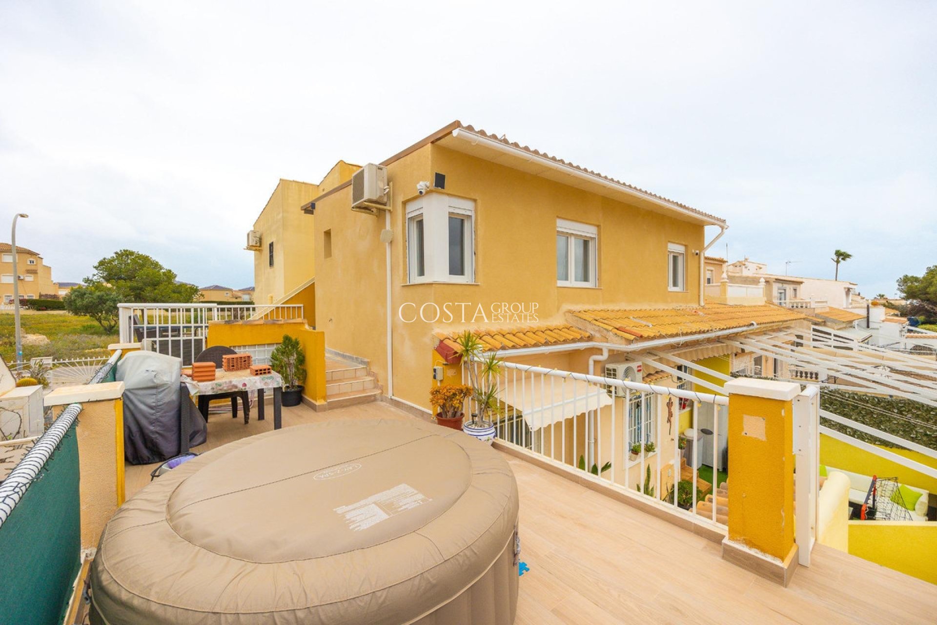 Resale - House -
Orihuela - La Florida